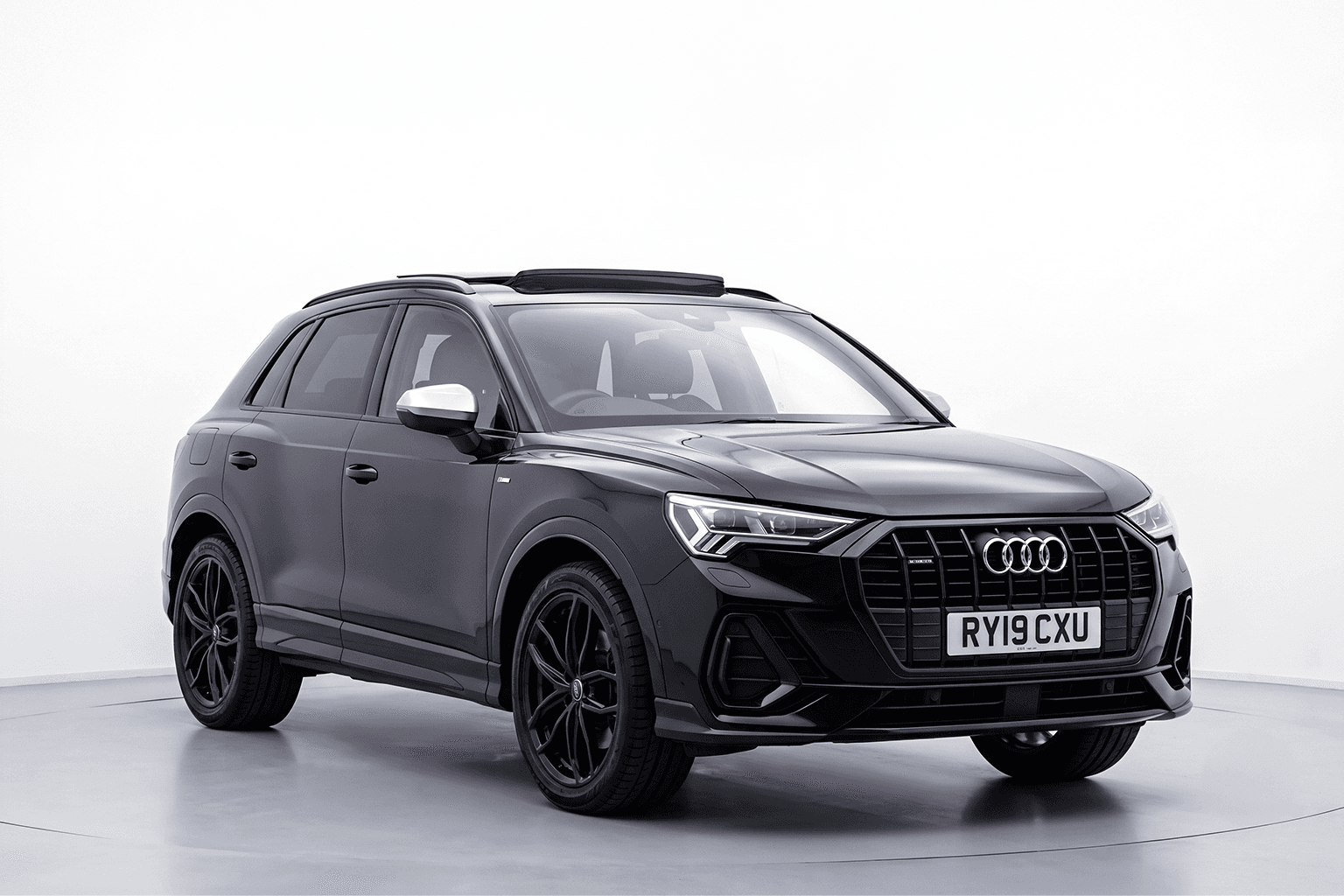 Audi Q3 - image 1 of 49
