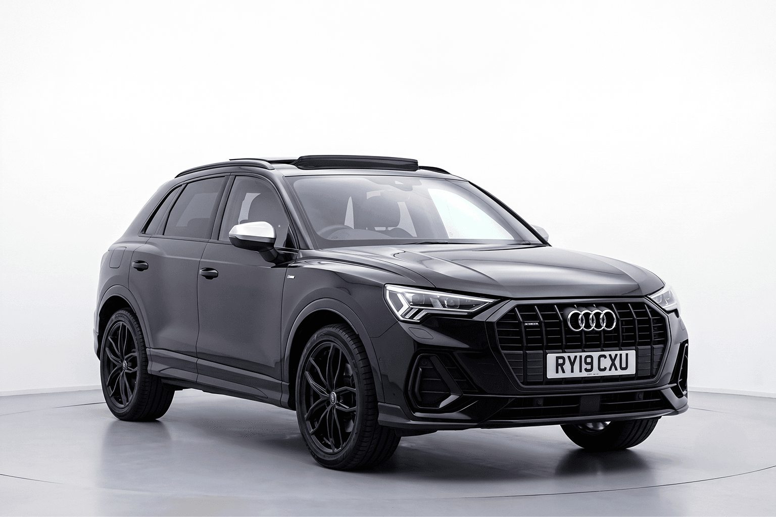 Audi Q3 - image 1 of 49