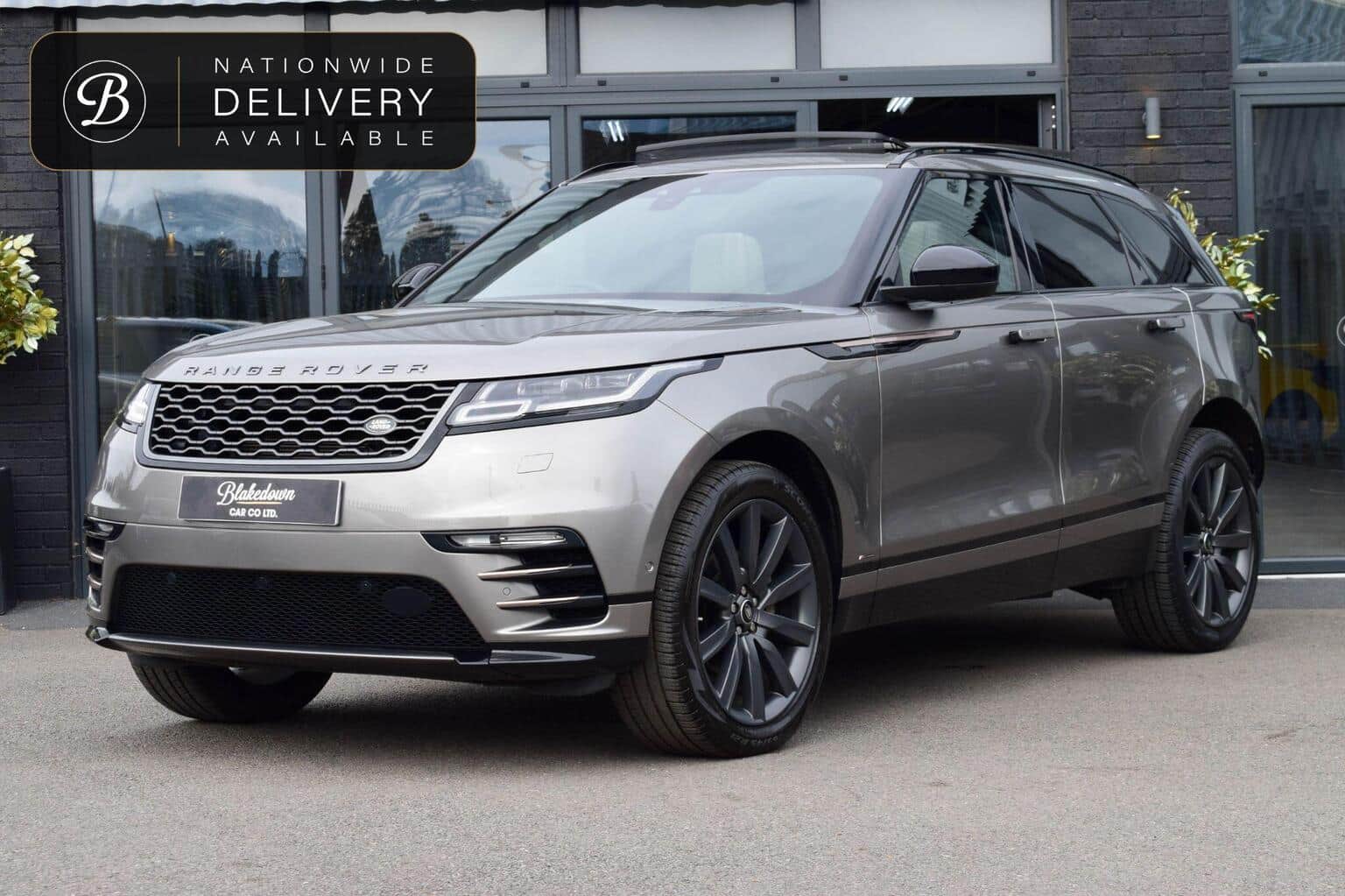Land Rover Range Rover Velar - image 1 of 55