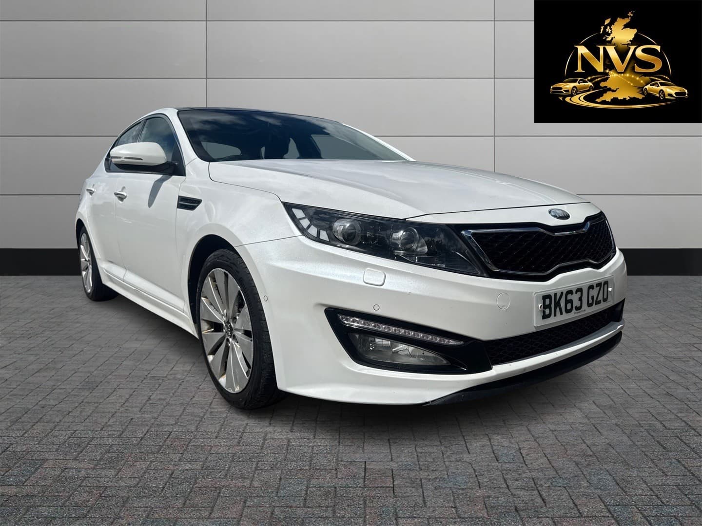 Kia Optima - image 1 of 12