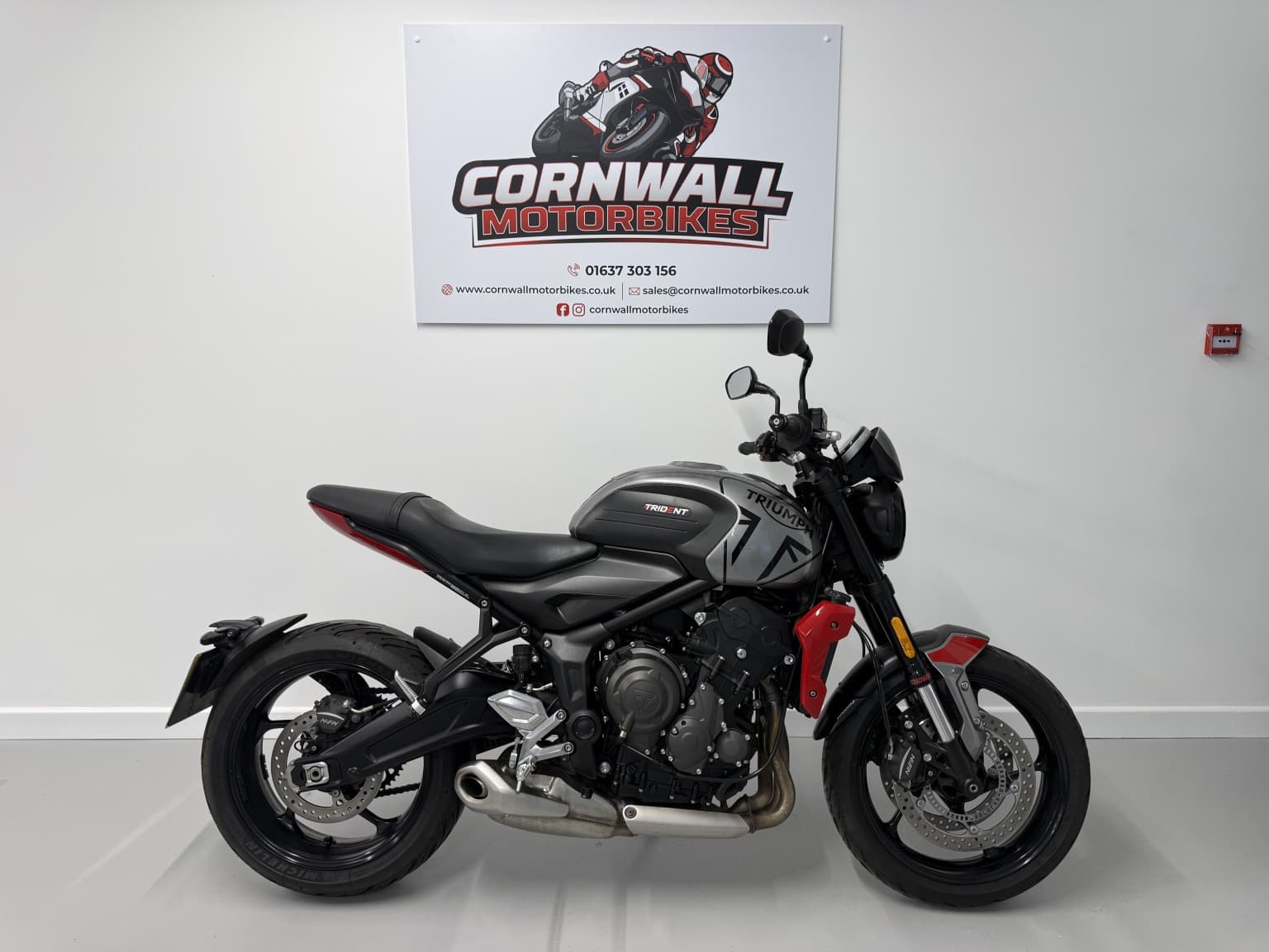 Triumph Trident 660 - image 1 of 25