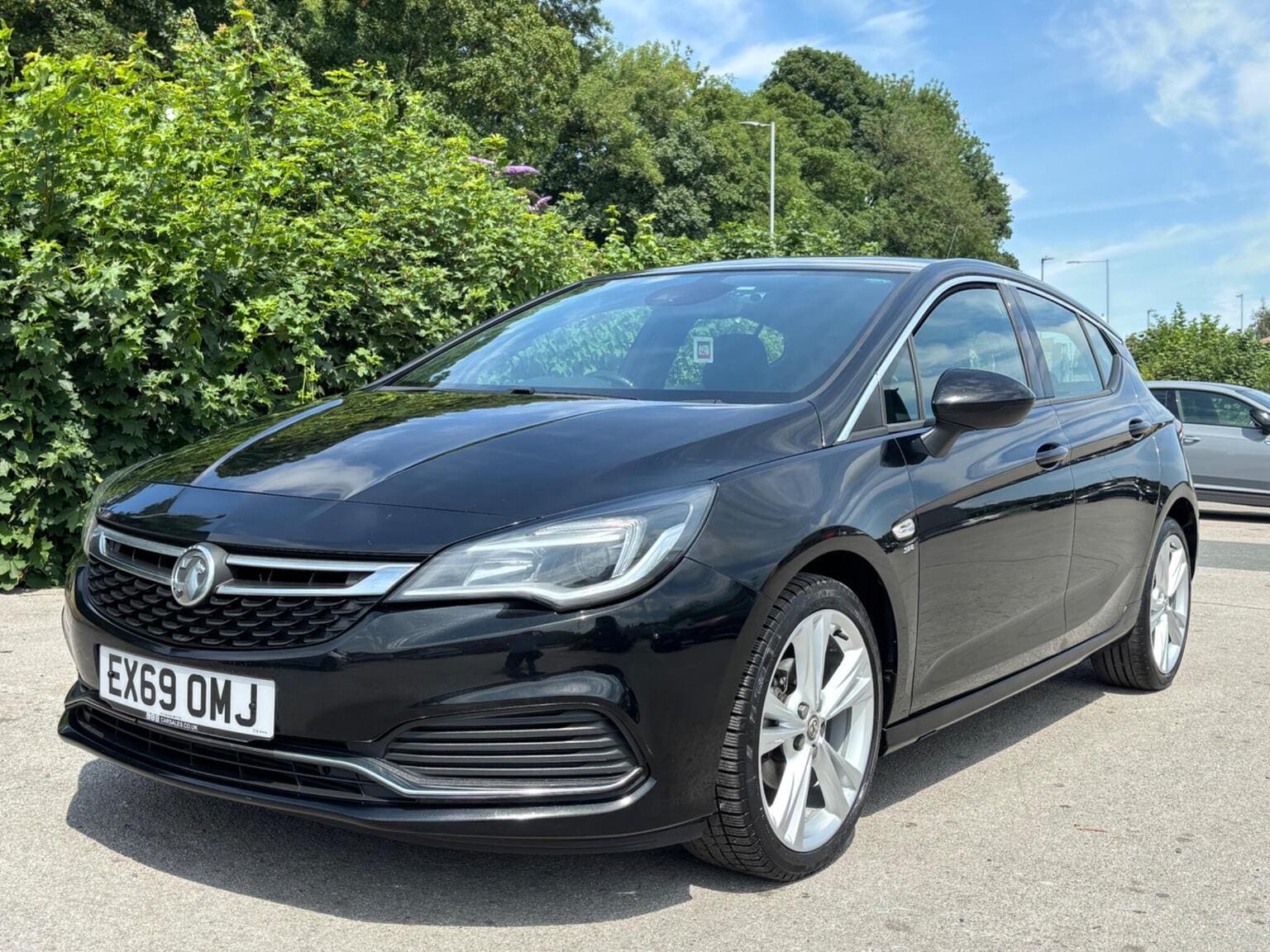 Vauxhall Astra - image 1 of 28