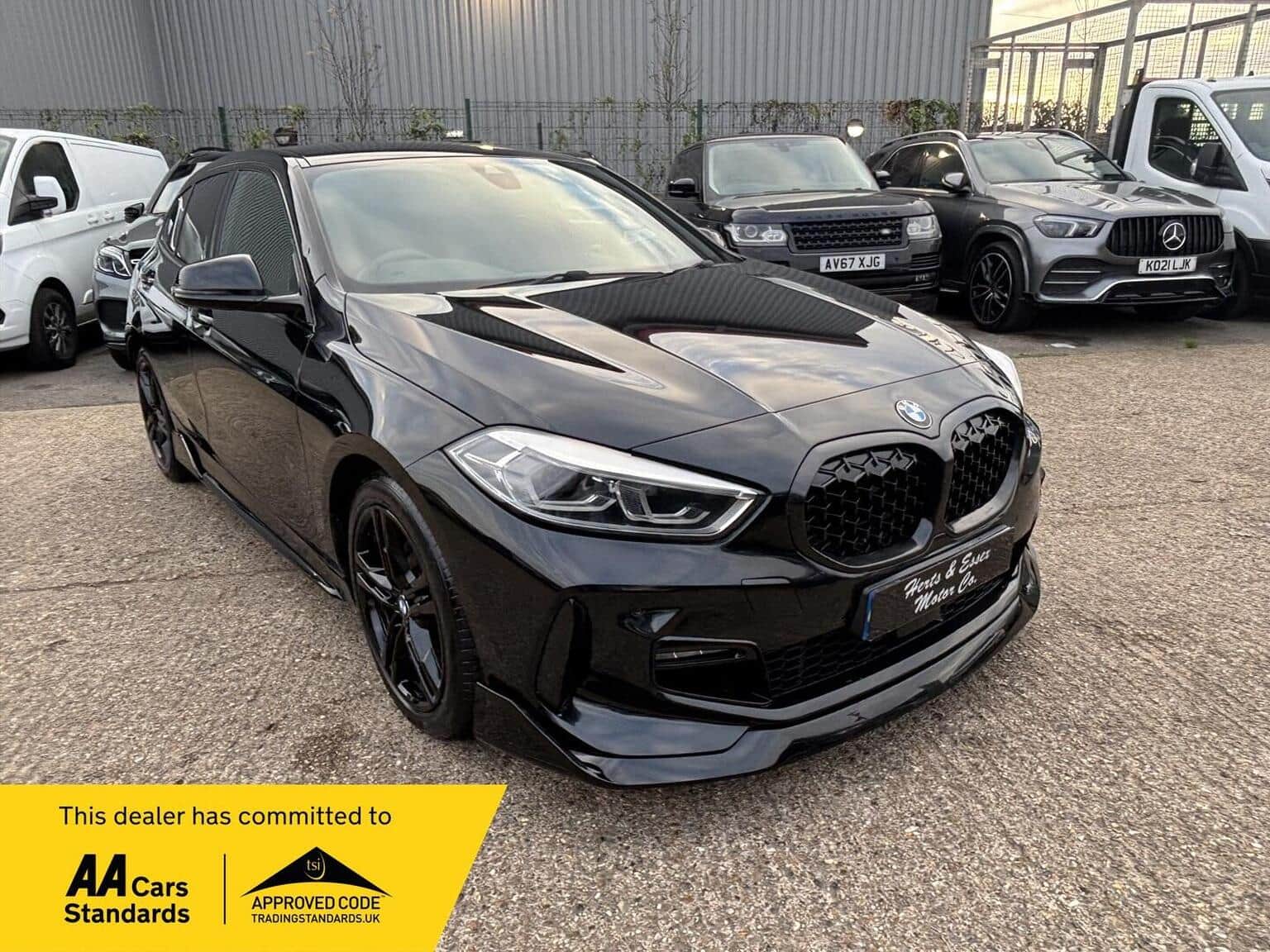 BMW 1 Series - image 1 of 40