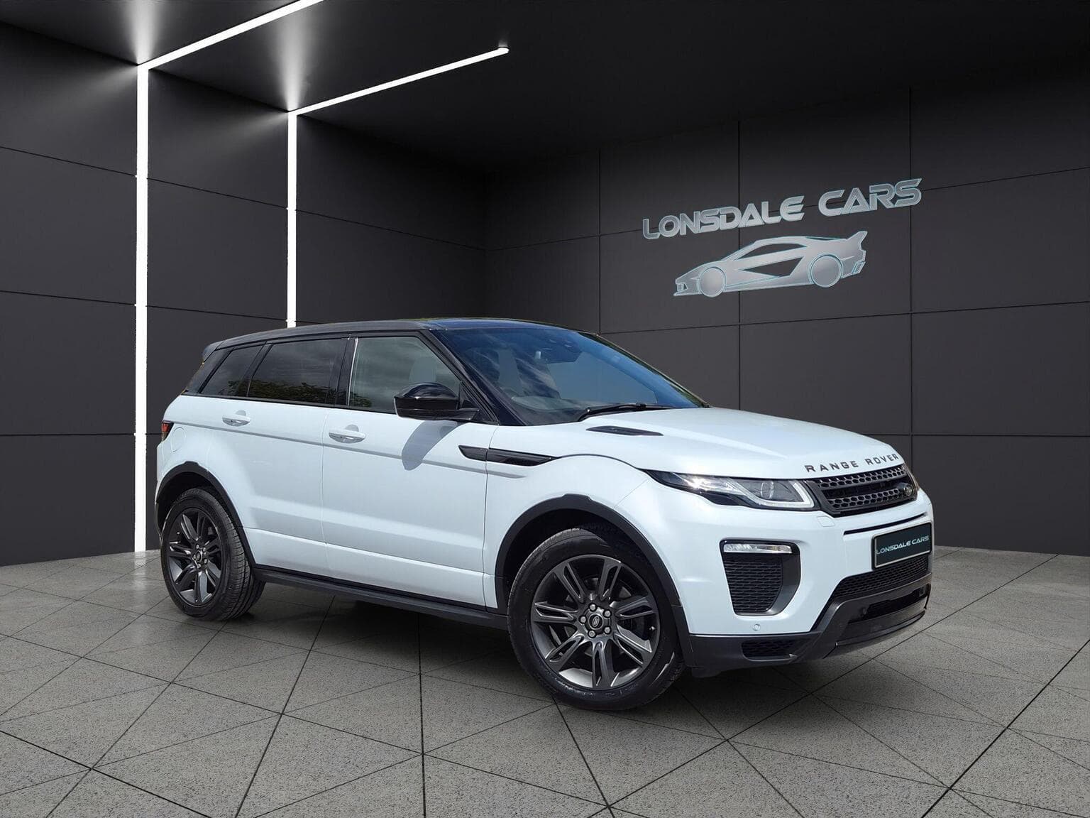 Land Rover Range Rover Evoque - image 1 of 39