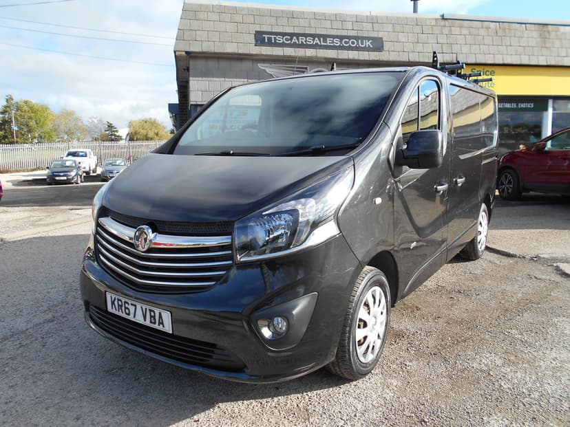 2017 VAUXHALL VIVARO