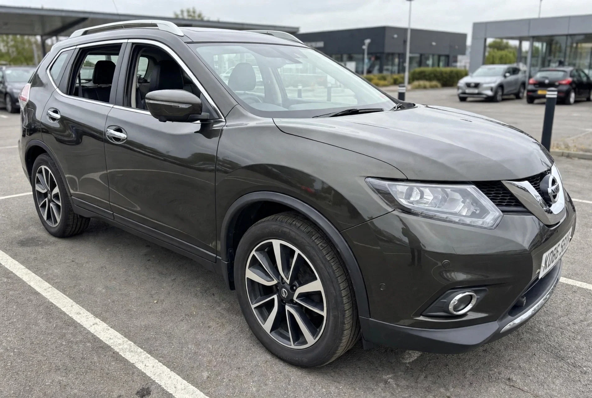 Nissan X-Trail - image 1 of 31