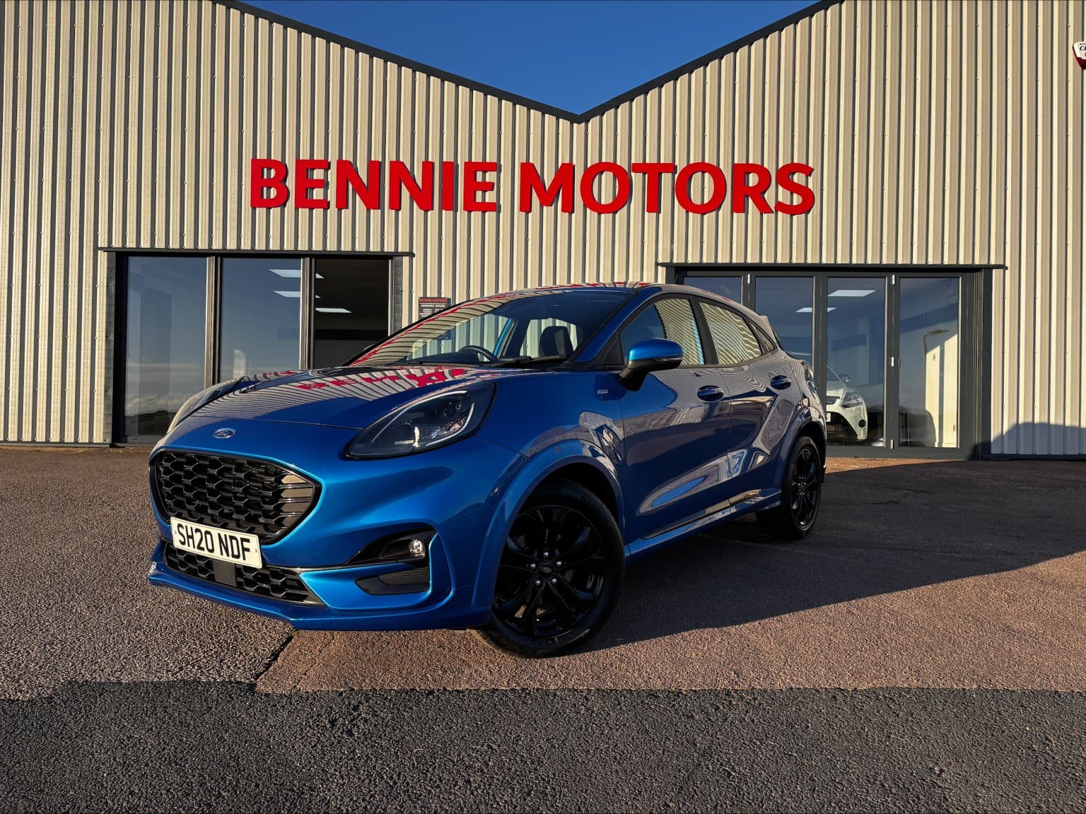 Ford Puma - image 1 of 28