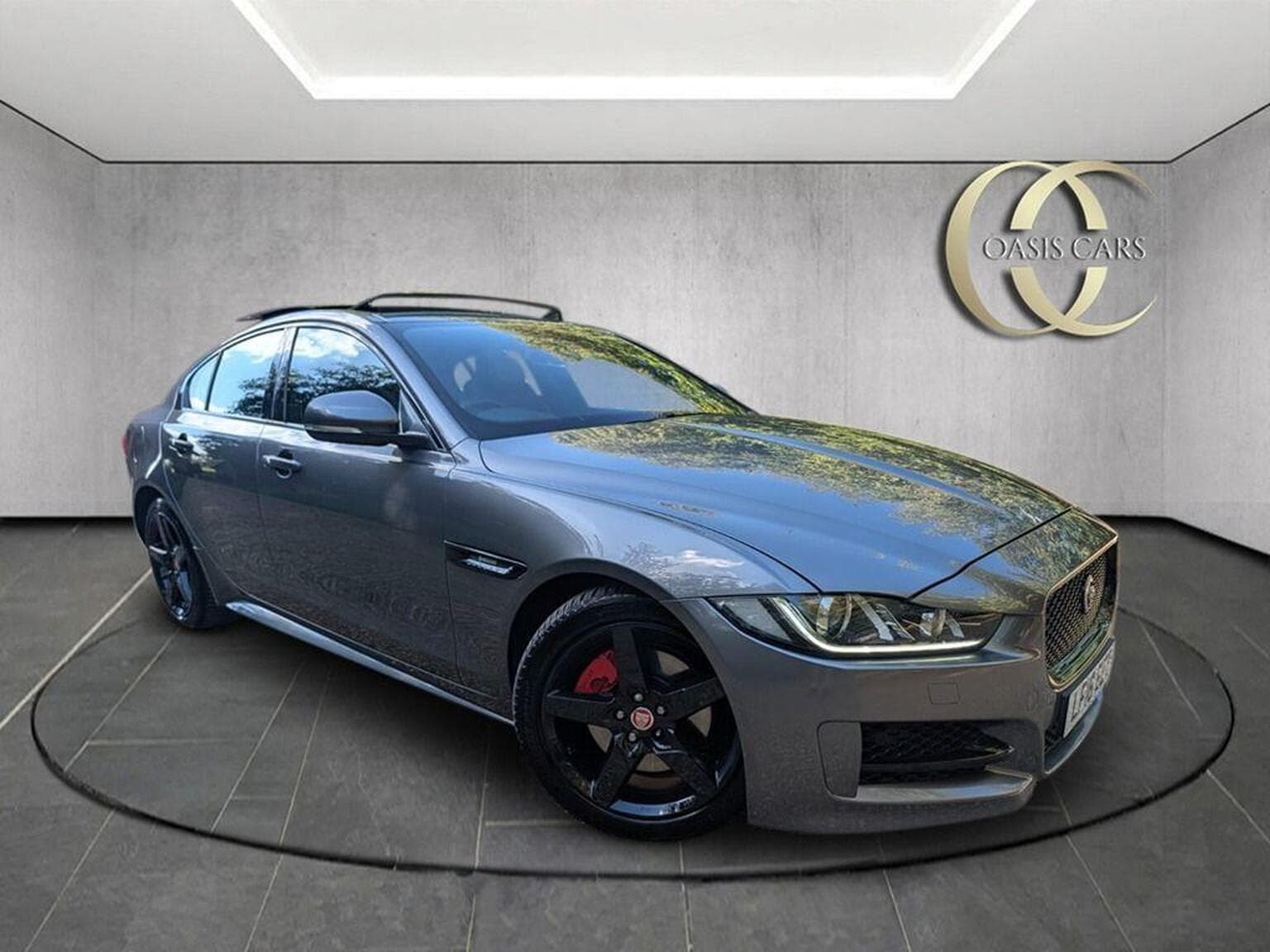 Jaguar XE - image 1 of 25