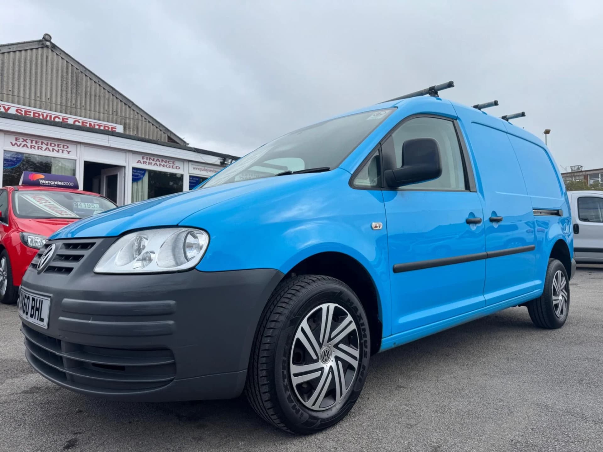 Volkswagen Caddy Maxi - image 1 of 66