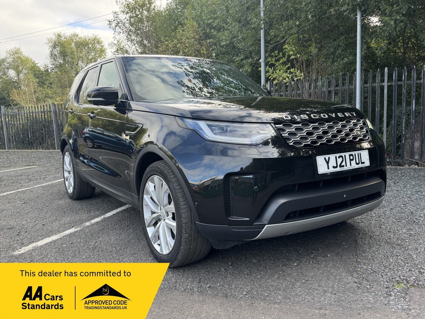 Land Rover Discovery - image 1 of 47