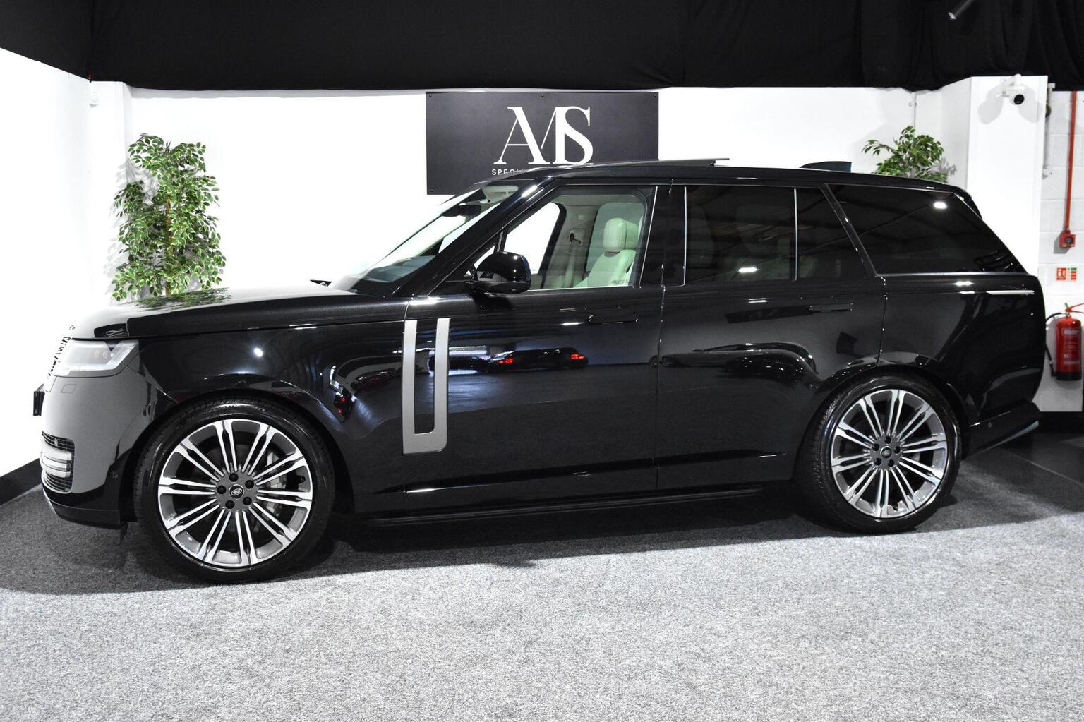 Land Rover Range Rover - image 1 of 39