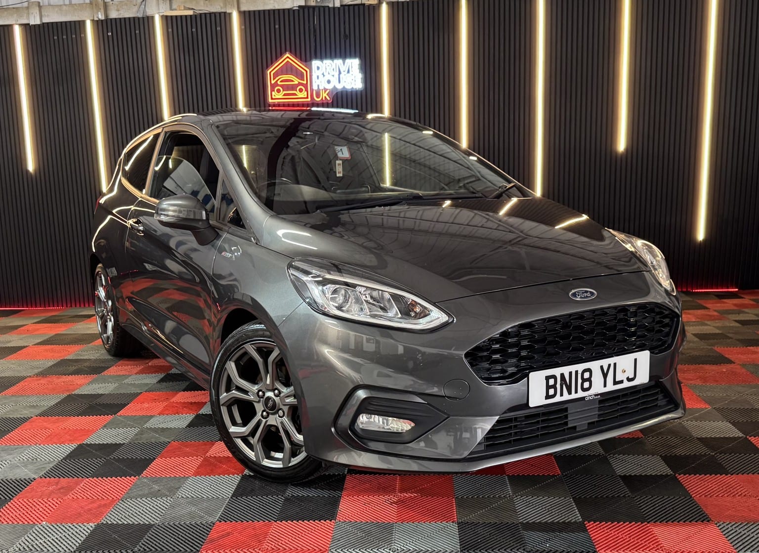 Ford Fiesta - image 1 of 24