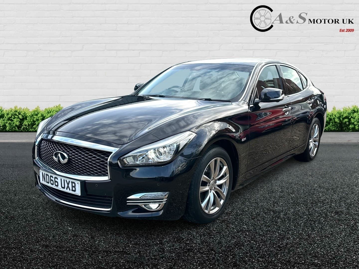 Infiniti Q70 - image 1 of 25