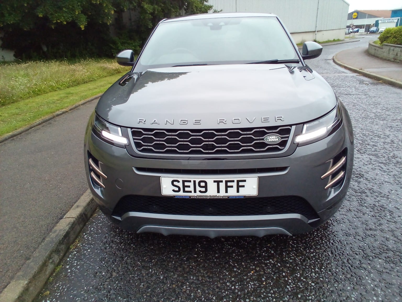 Land Rover Range Rover Evoque - image 1 of 21
