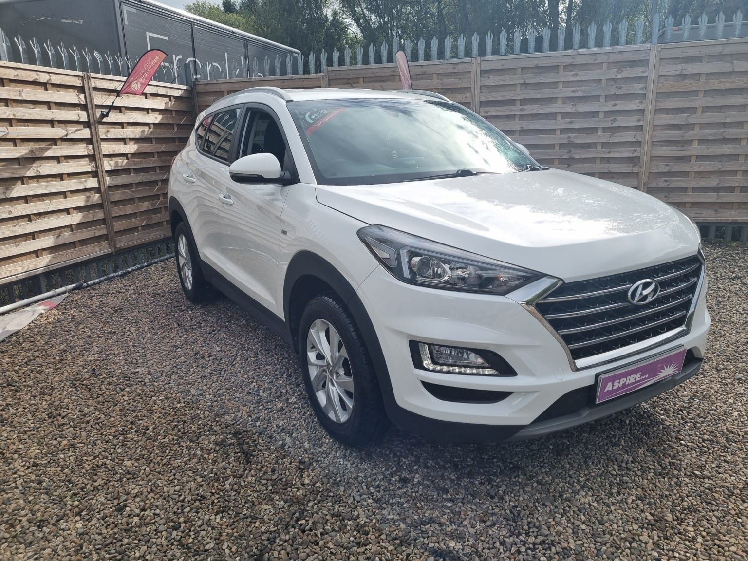 Hyundai Tucson - image 1 of 17