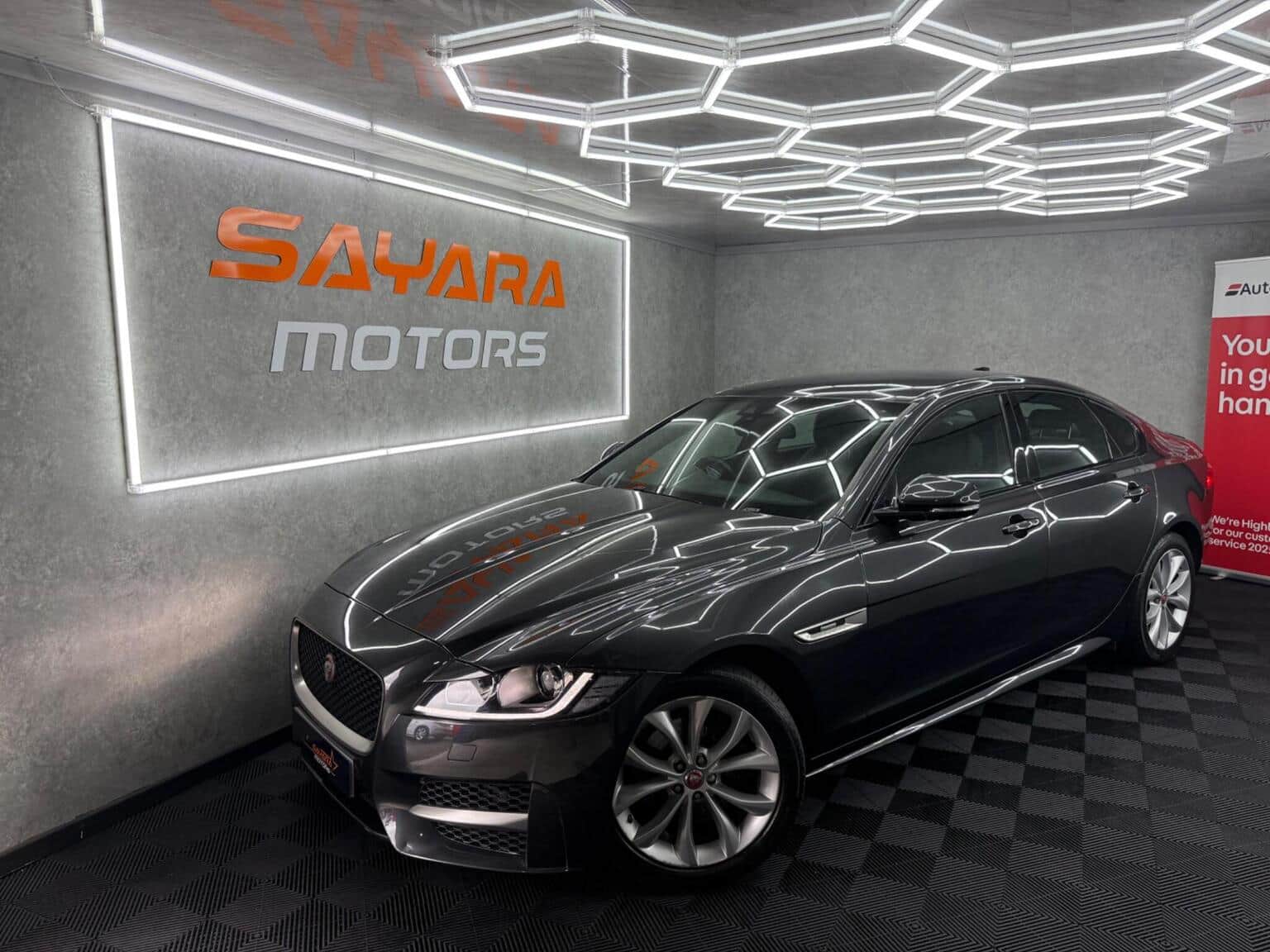 Jaguar XF - image 1 of 45