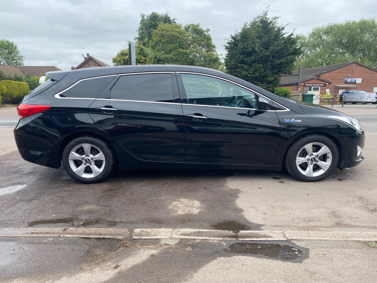 Hyundai i40 - image 1 of 32
