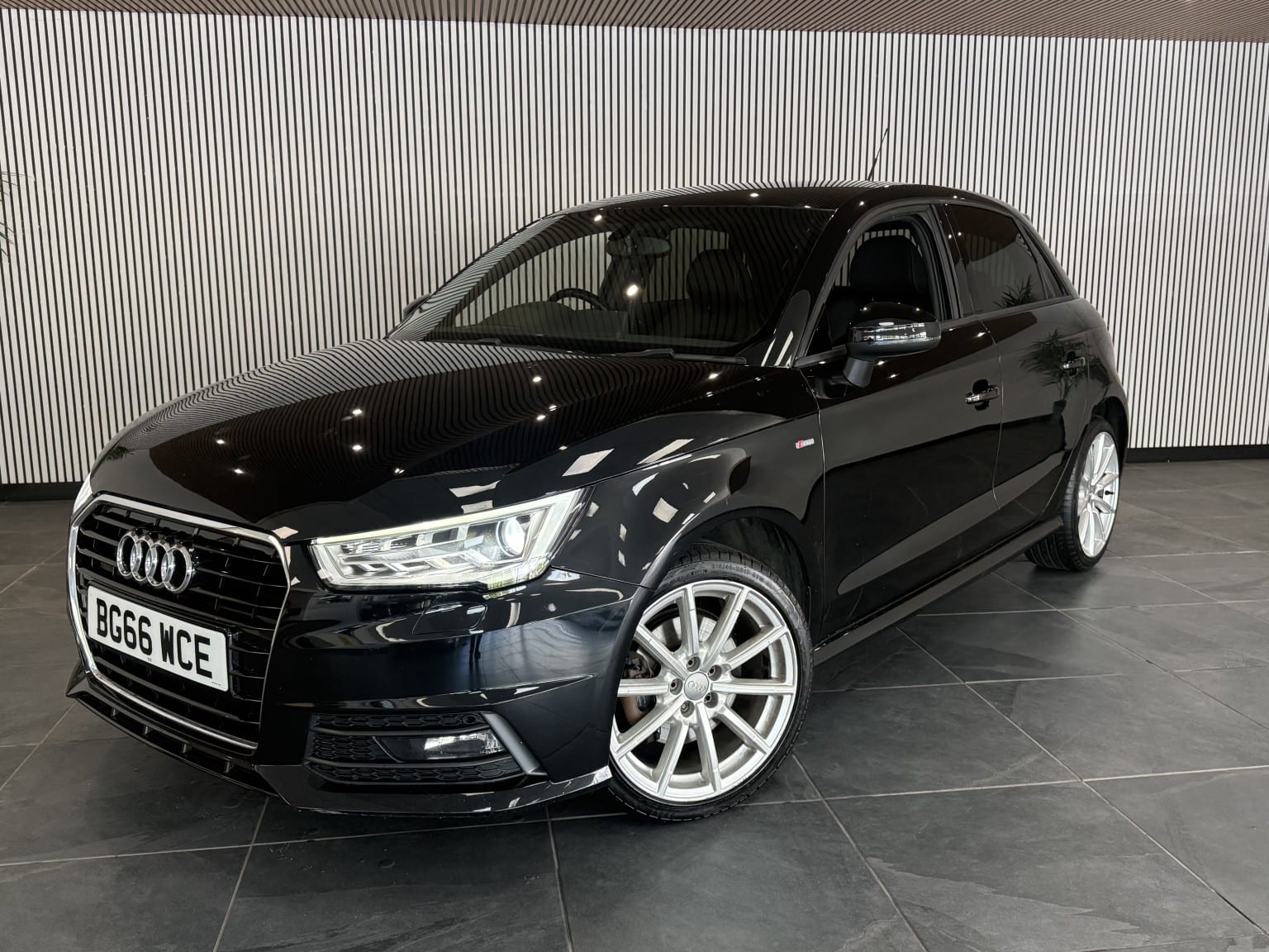 Audi A1 - image 1 of 31