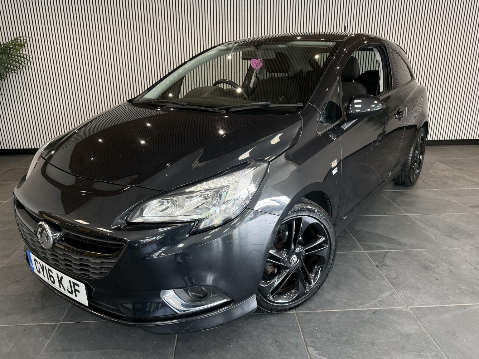 Vauxhall Corsa - image 1 of 25