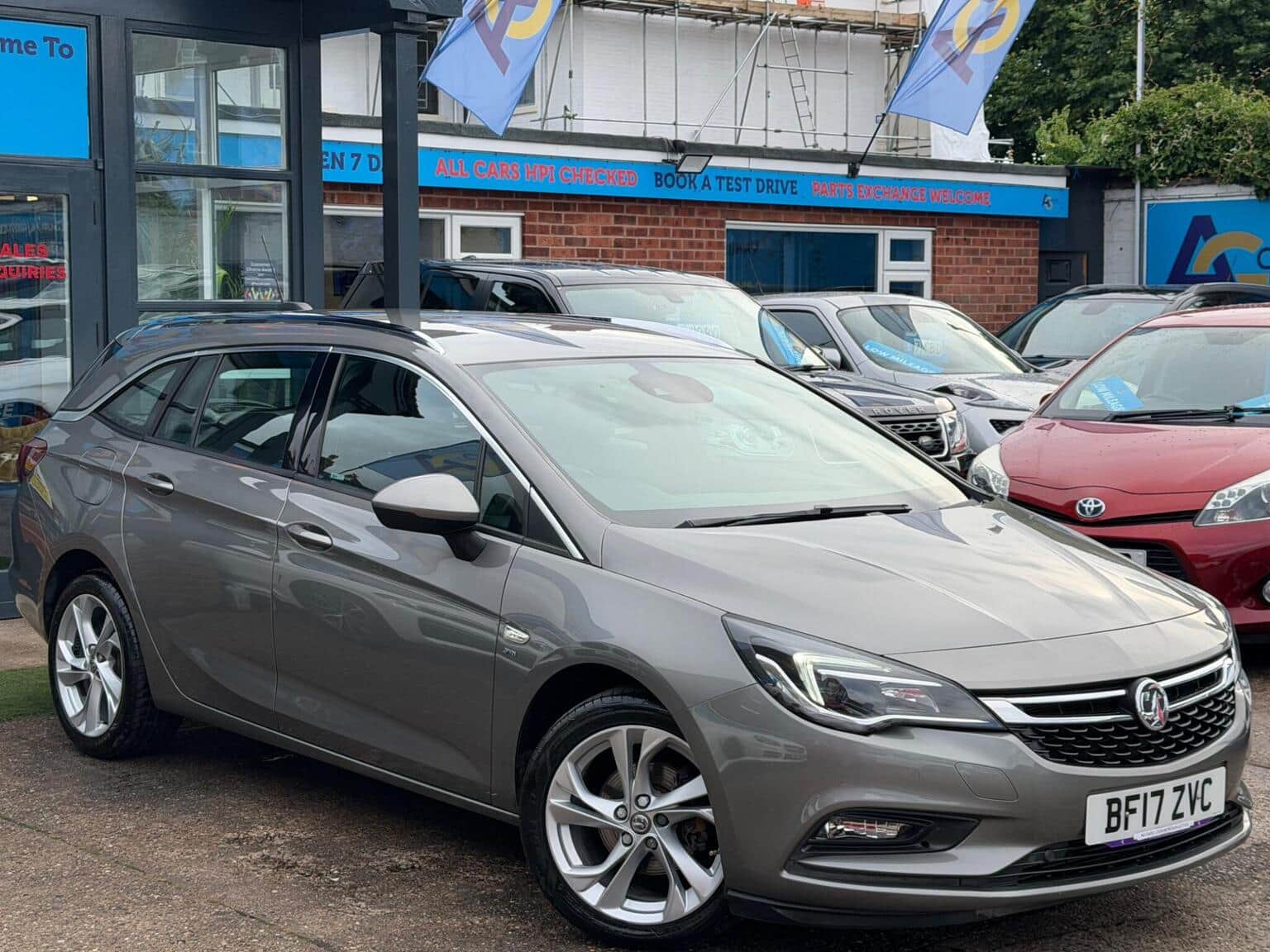 Vauxhall Astra - image 1 of 59