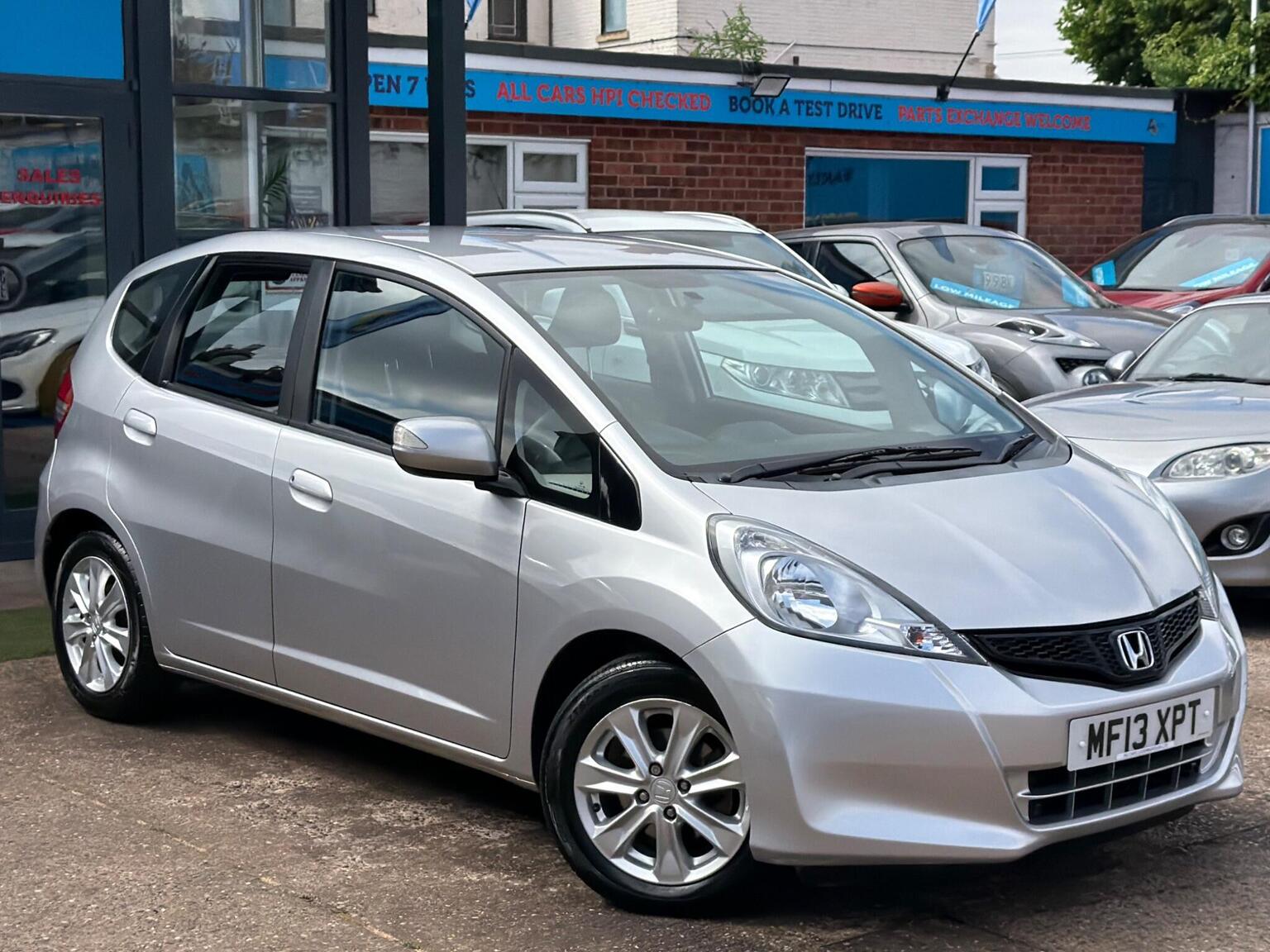 Honda Jazz - image 1 of 53
