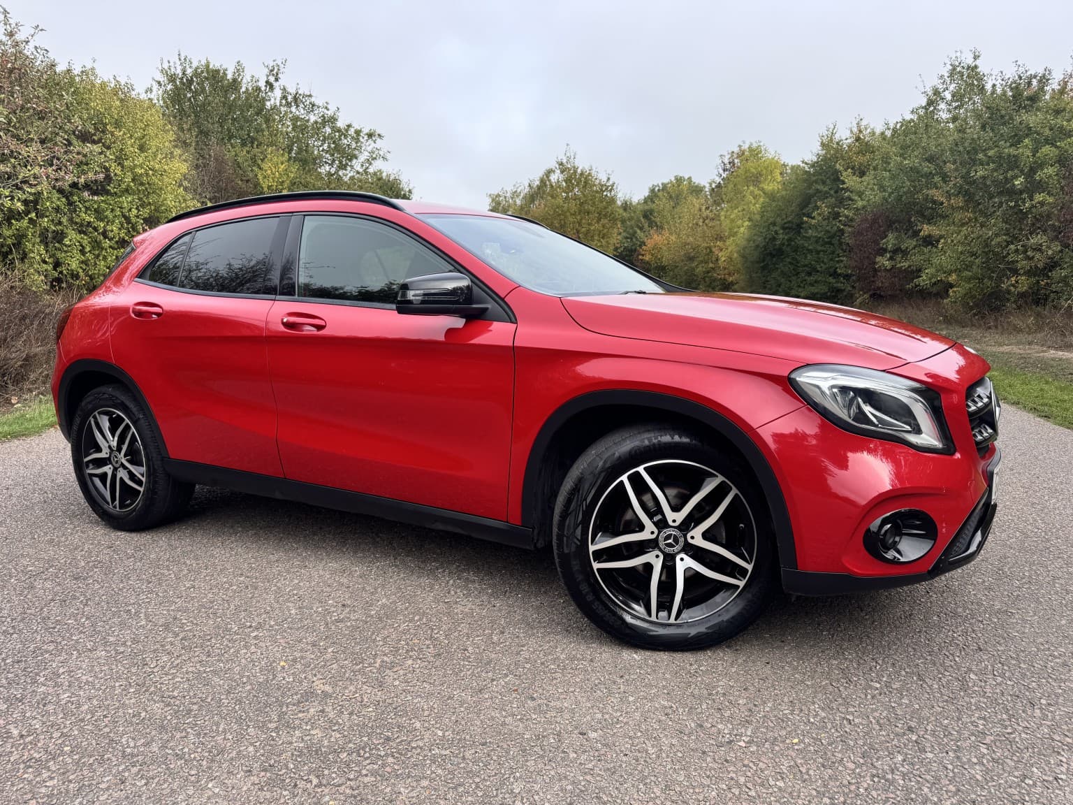 Mercedes-Benz GLA - image 1 of 44