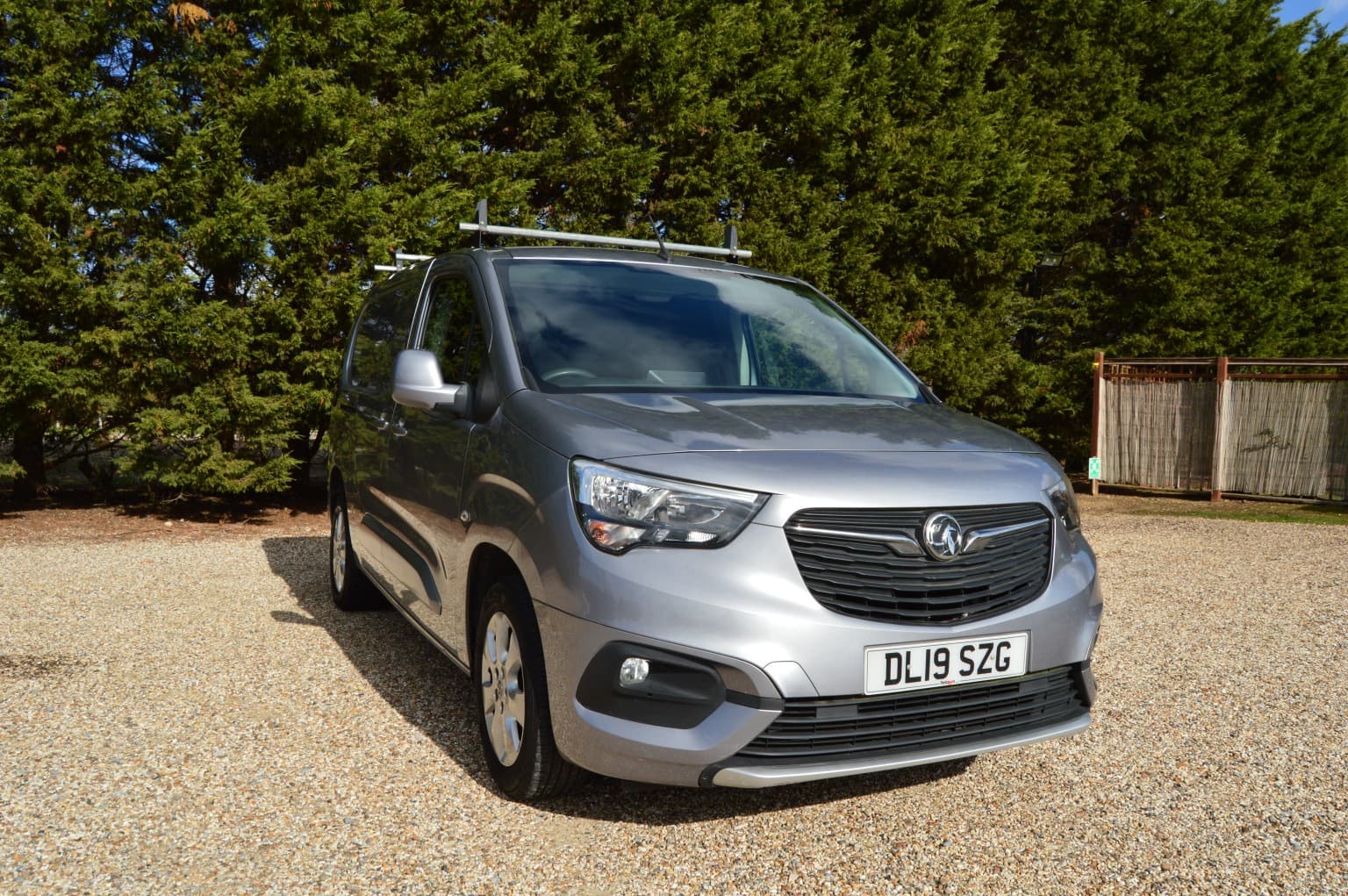 Vauxhall Combo - image 1 of 45
