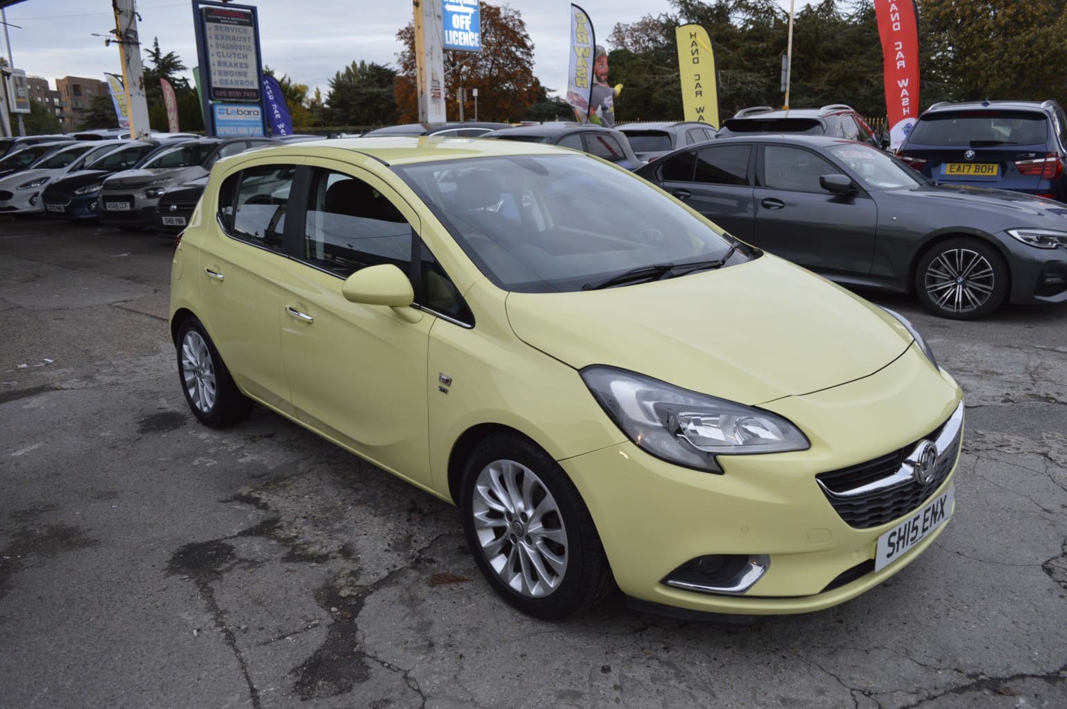2015 Vauxhall Corsa 1.4 i SE in green — photo 1 of 24
