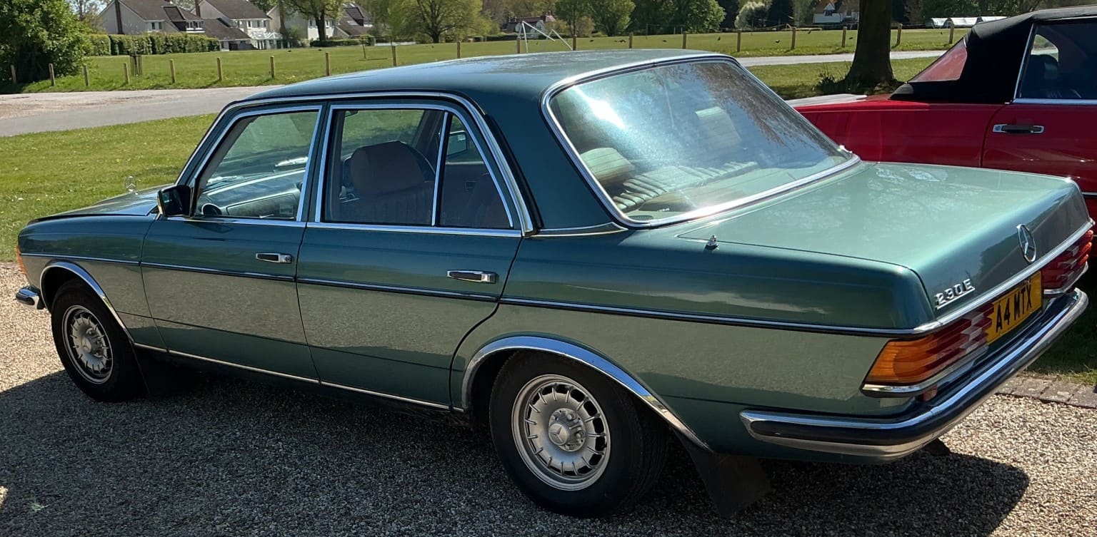 Mercedes-Benz 230 - image 1 of 6