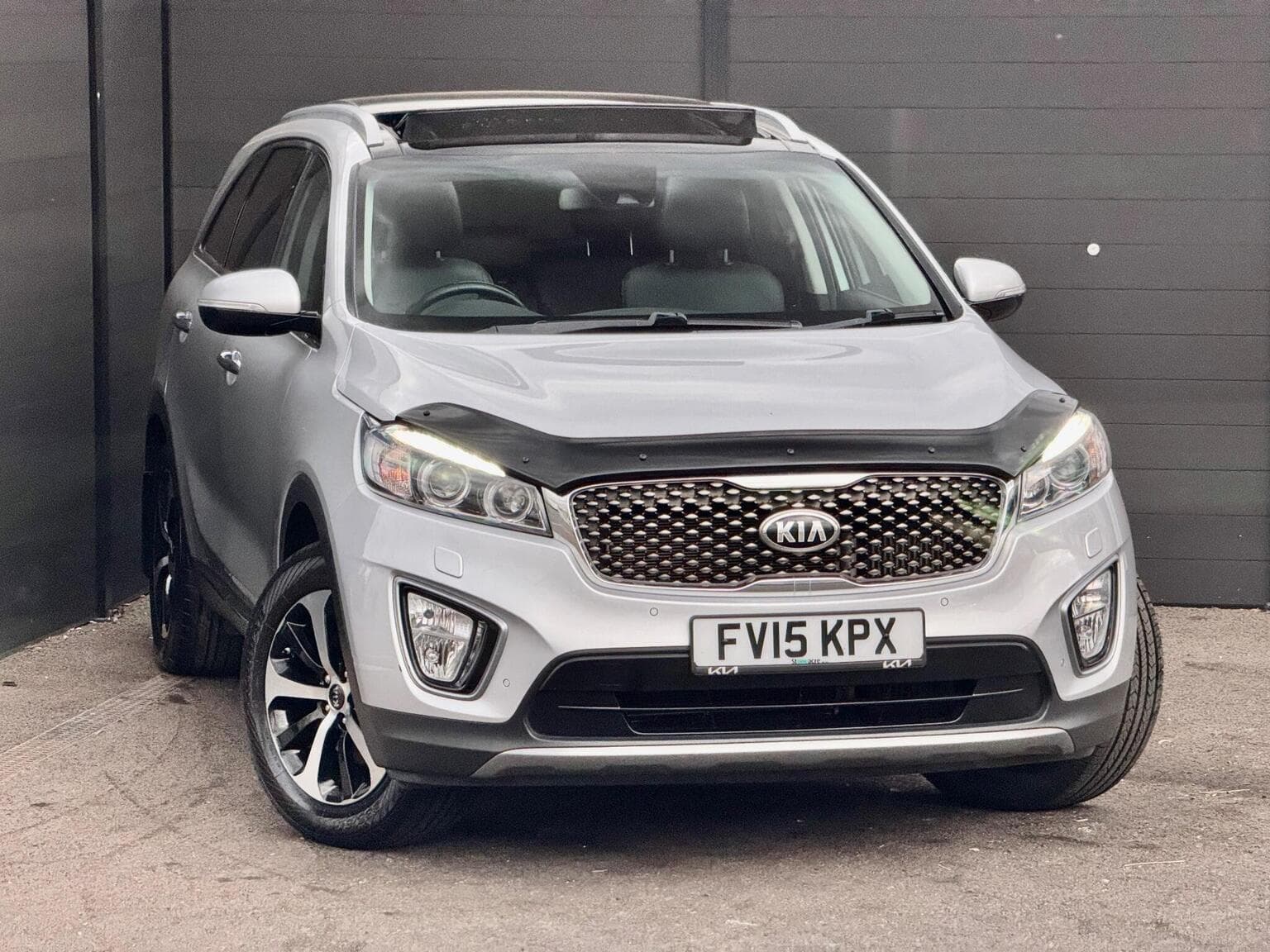 Kia Sorento - image 1 of 75