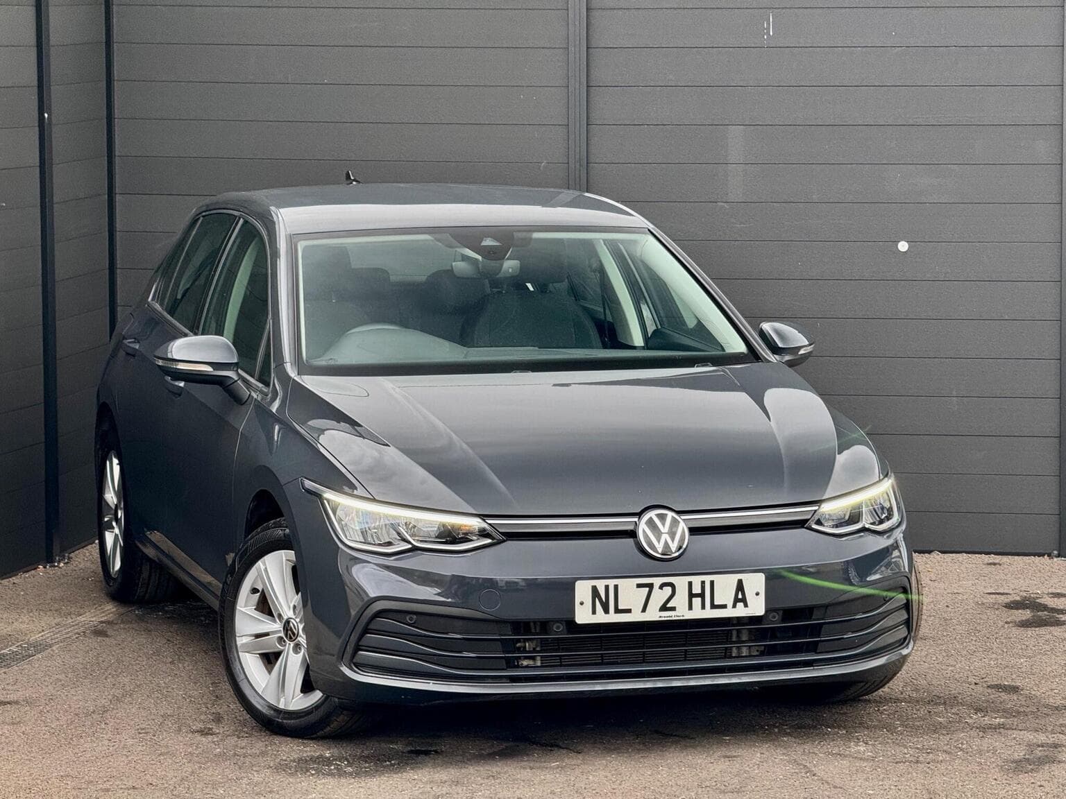 Volkswagen Golf - image 1 of 71