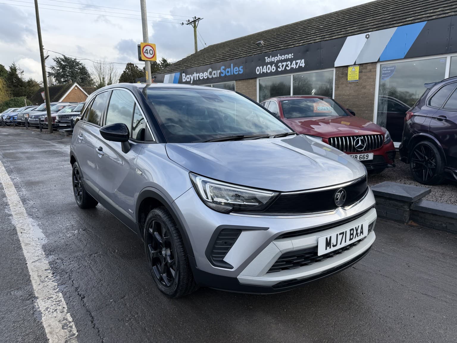 Vauxhall Crossland - image 1 of 25