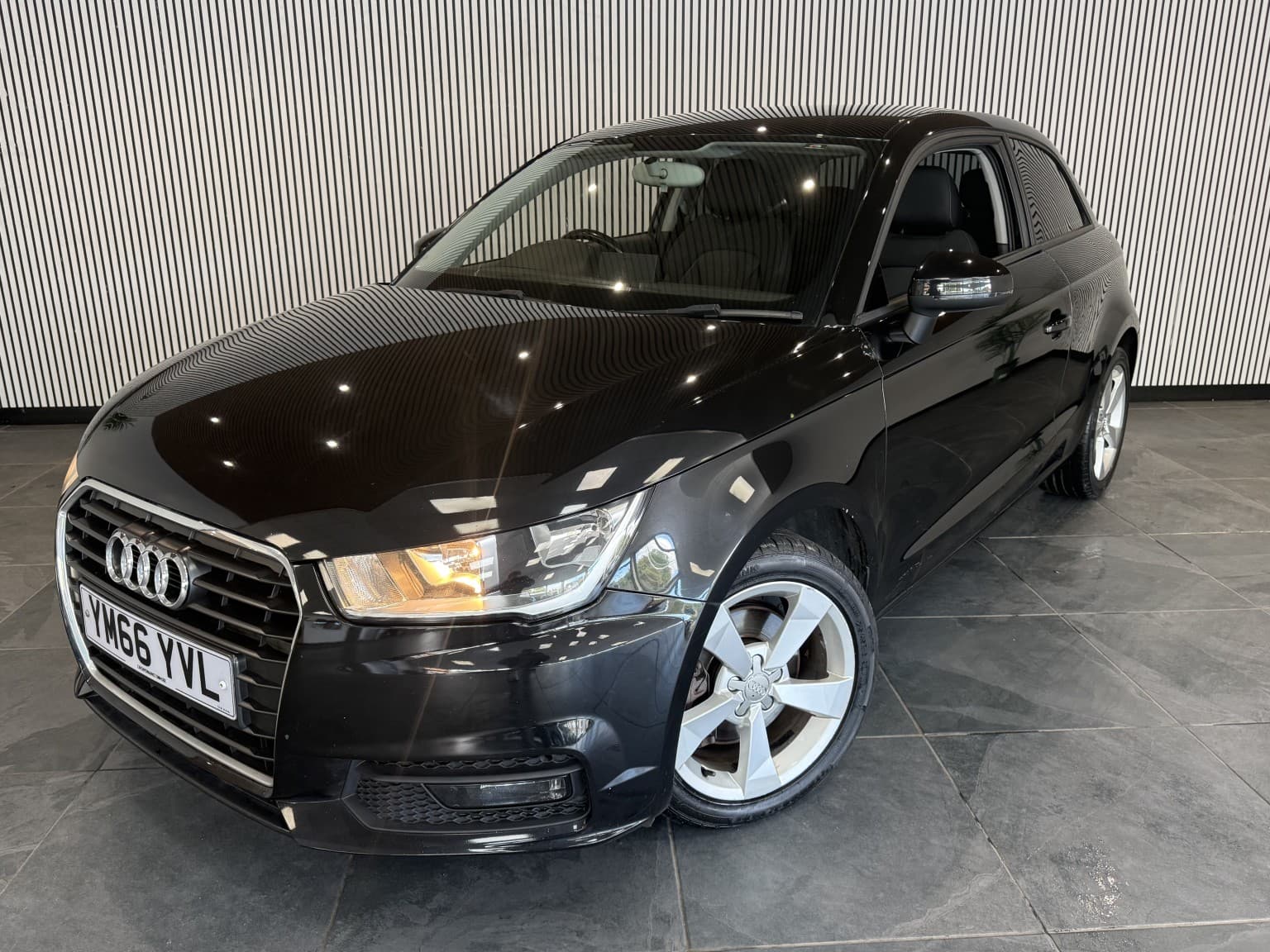 Audi A1 - image 1 of 26