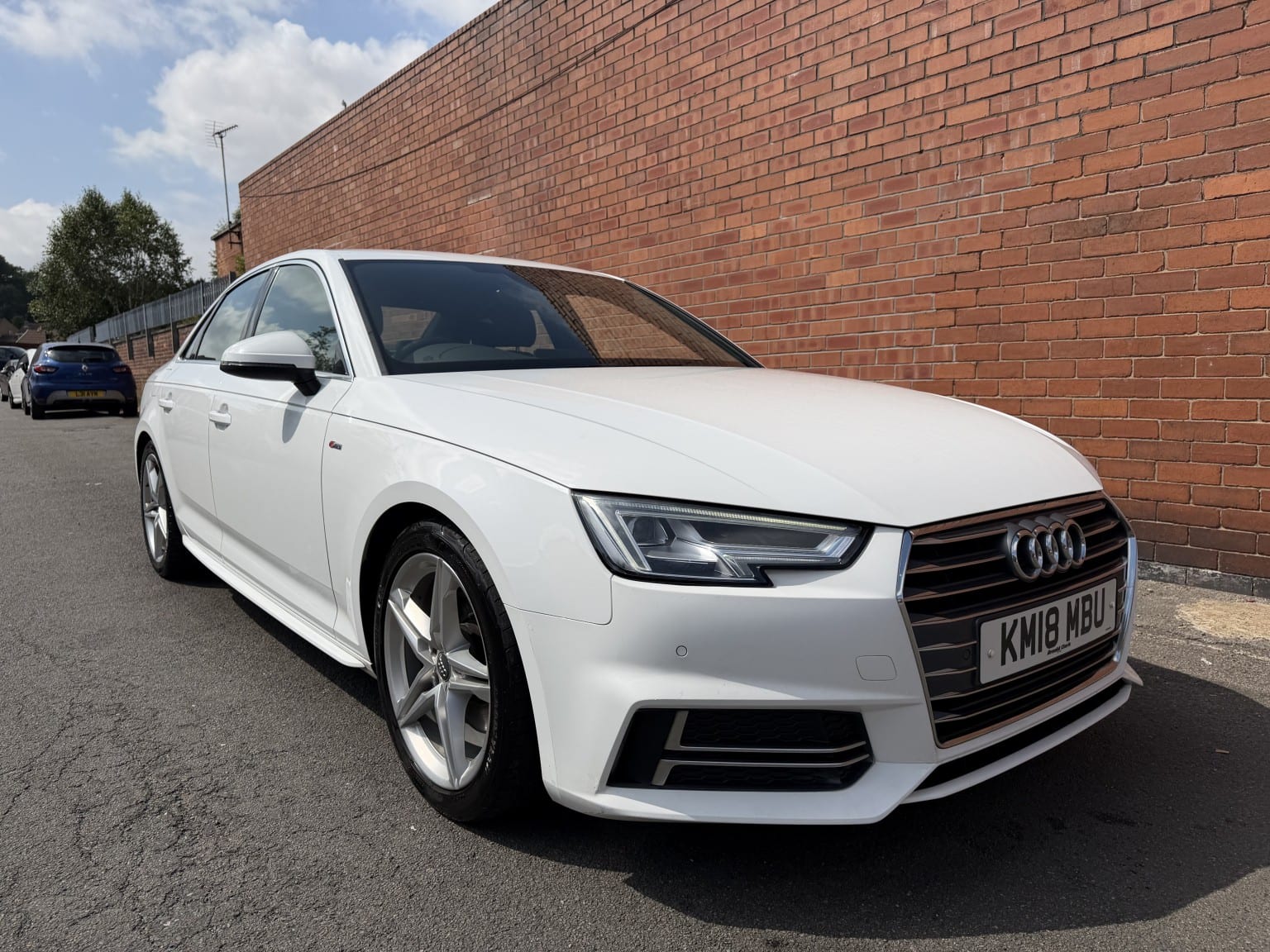 Audi A4 - image 1 of 18