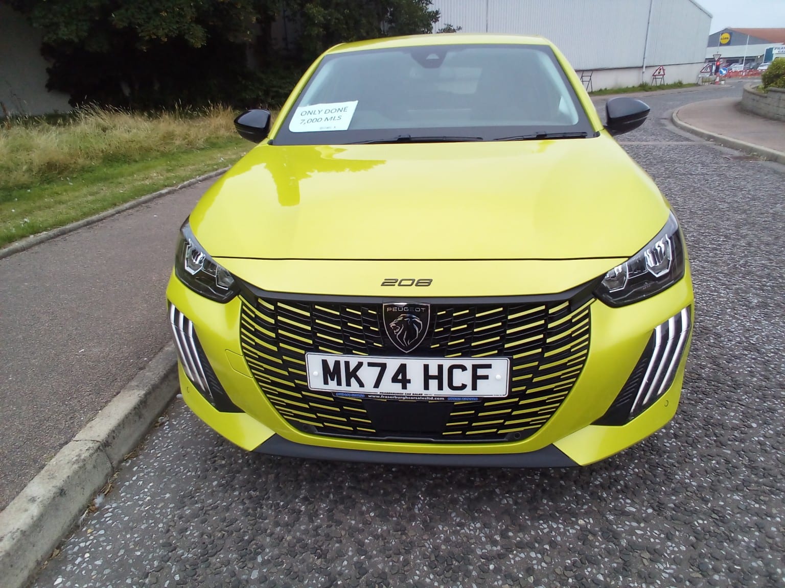 Peugeot 208 - image 1 of 18