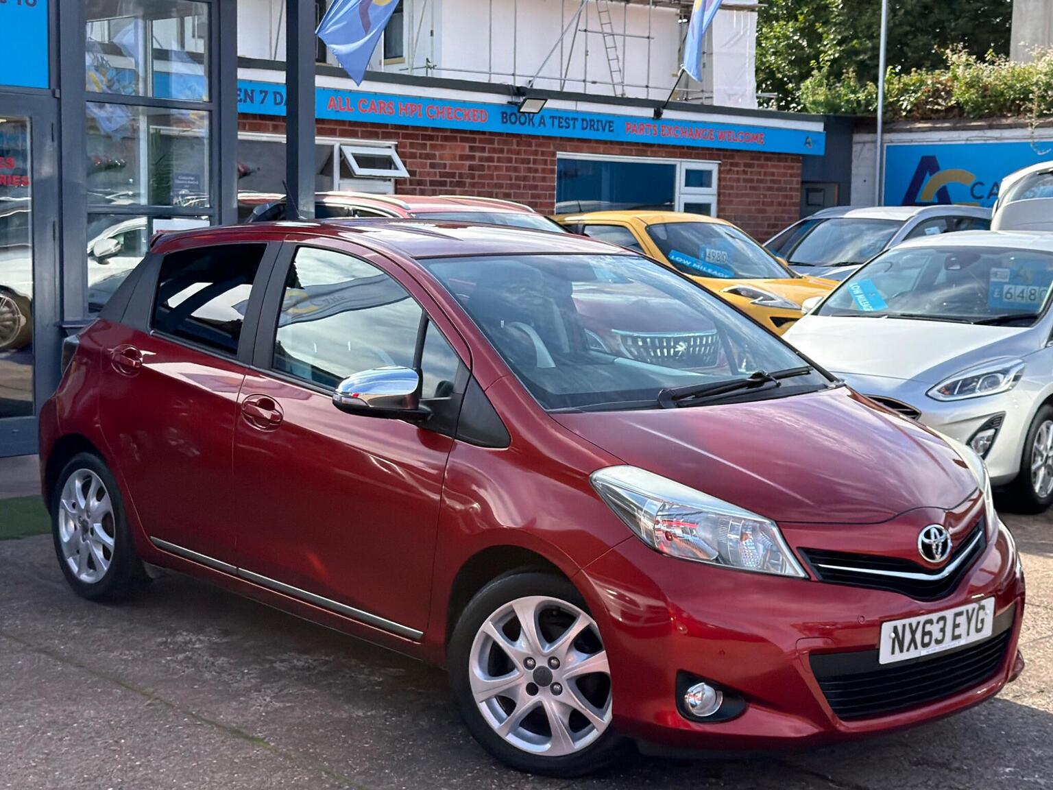 Toyota Yaris - image 1 of 88