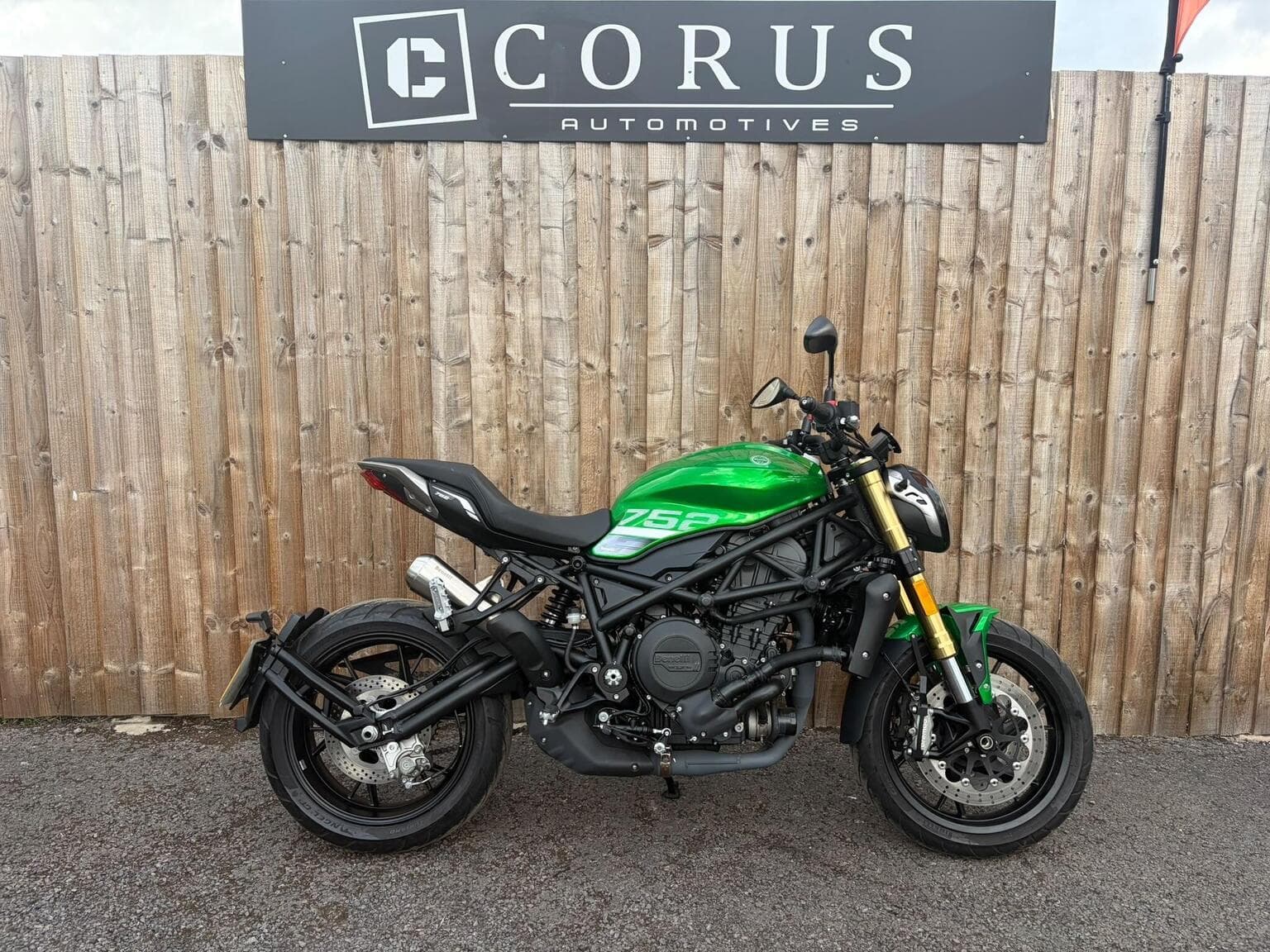 Benelli 752 S - image 1 of 25