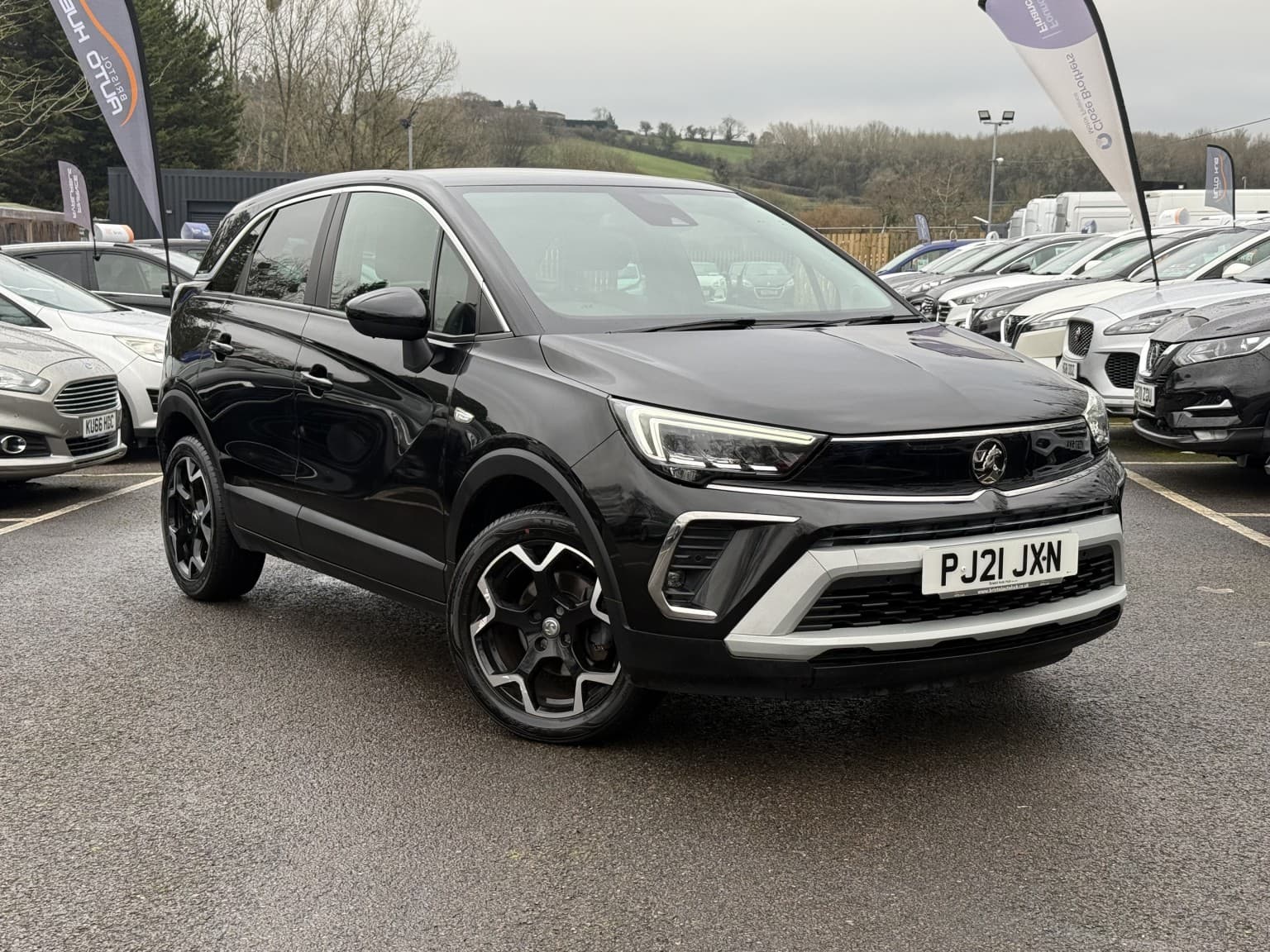 Vauxhall Crossland - image 1 of 56
