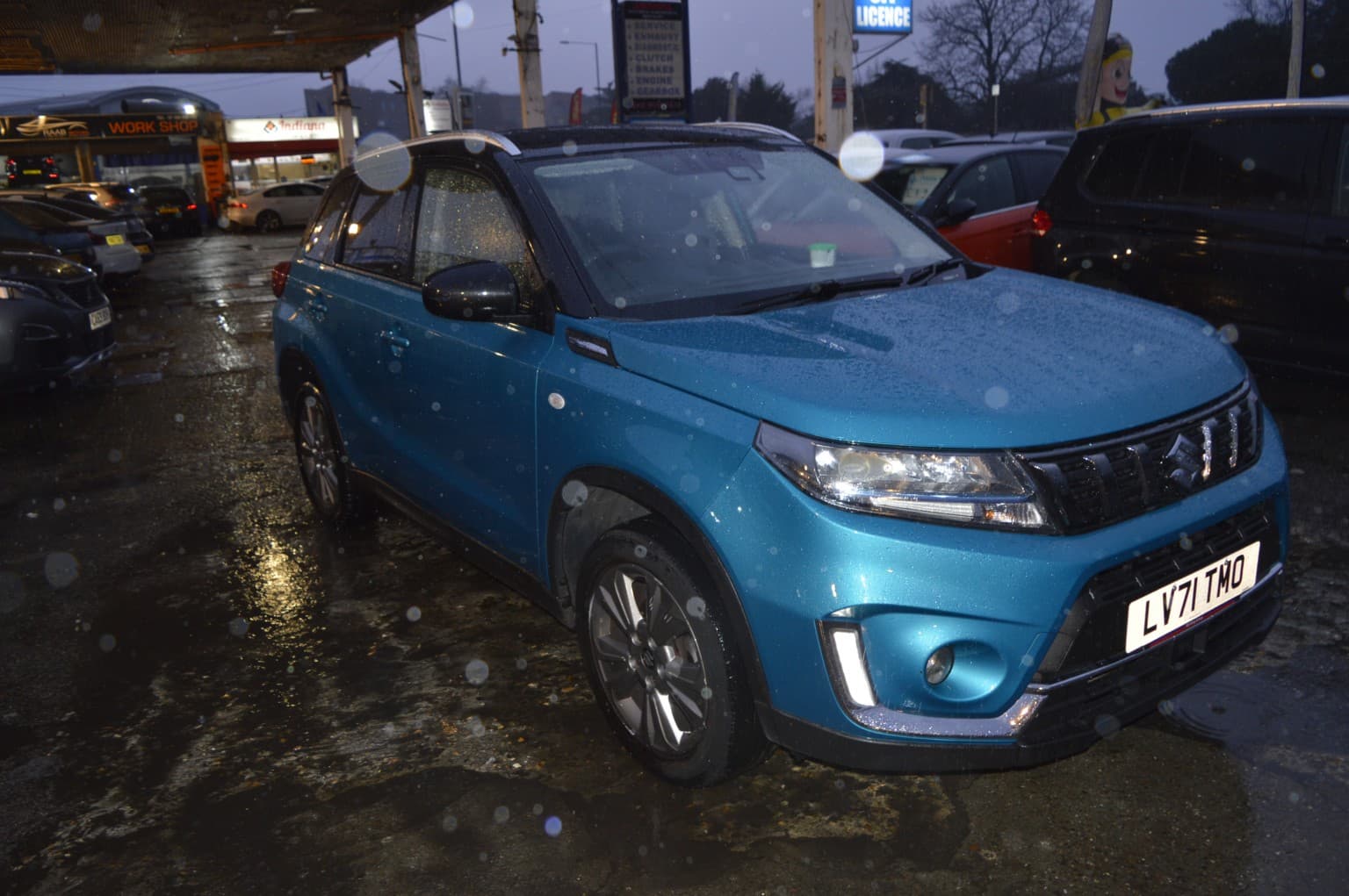 Suzuki Vitara - image 1 of 24