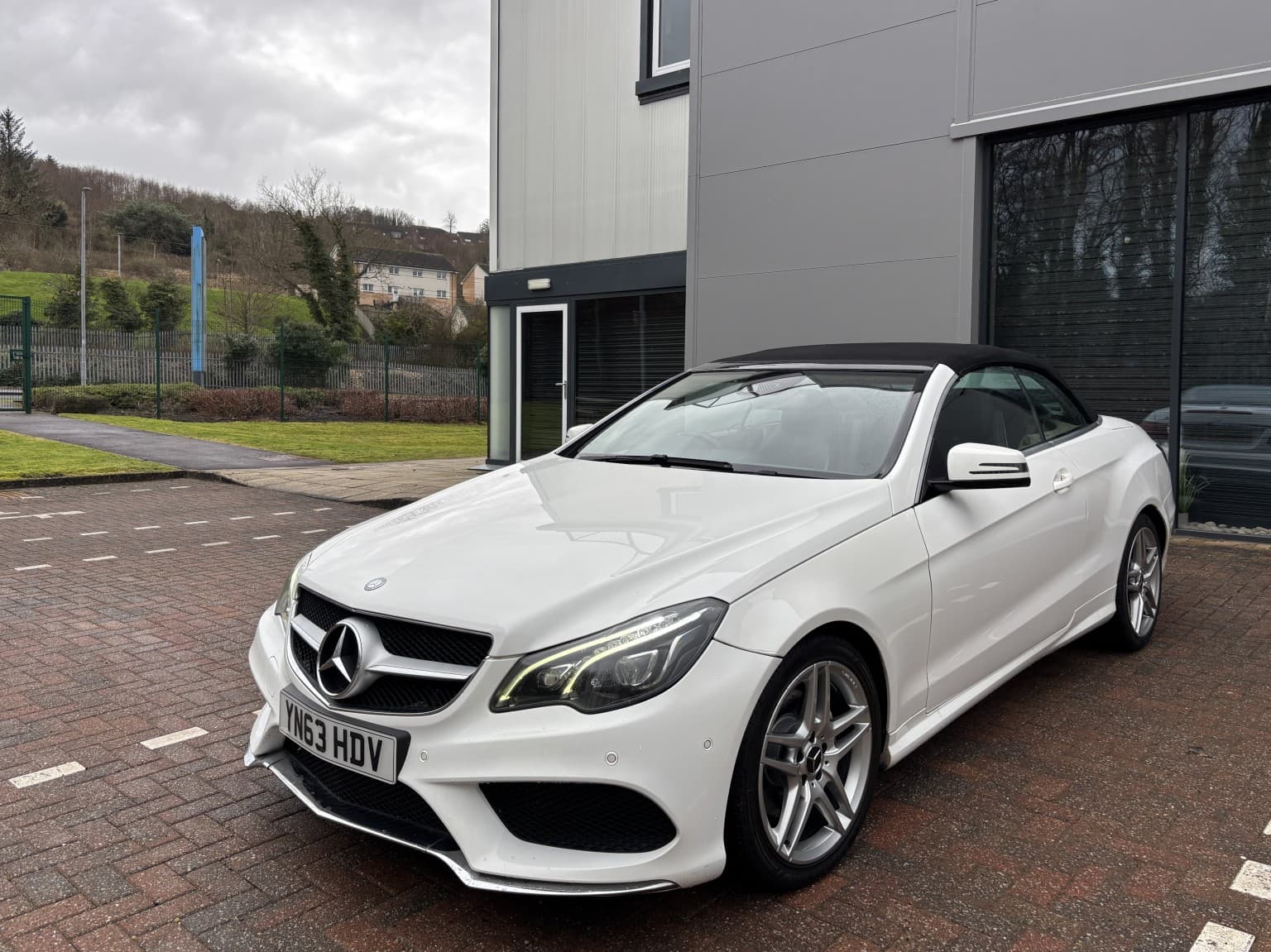 Mercedes-Benz E Class - image 1 of 53