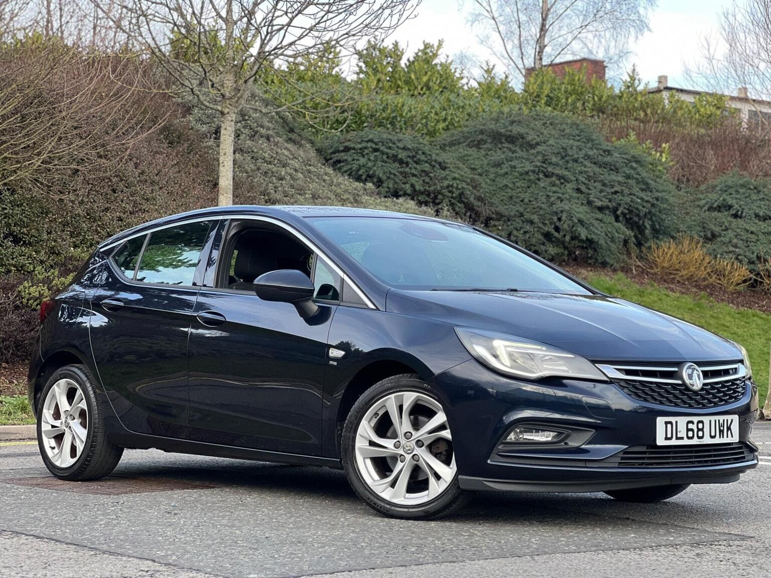 Vauxhall Astra - image 1 of 42
