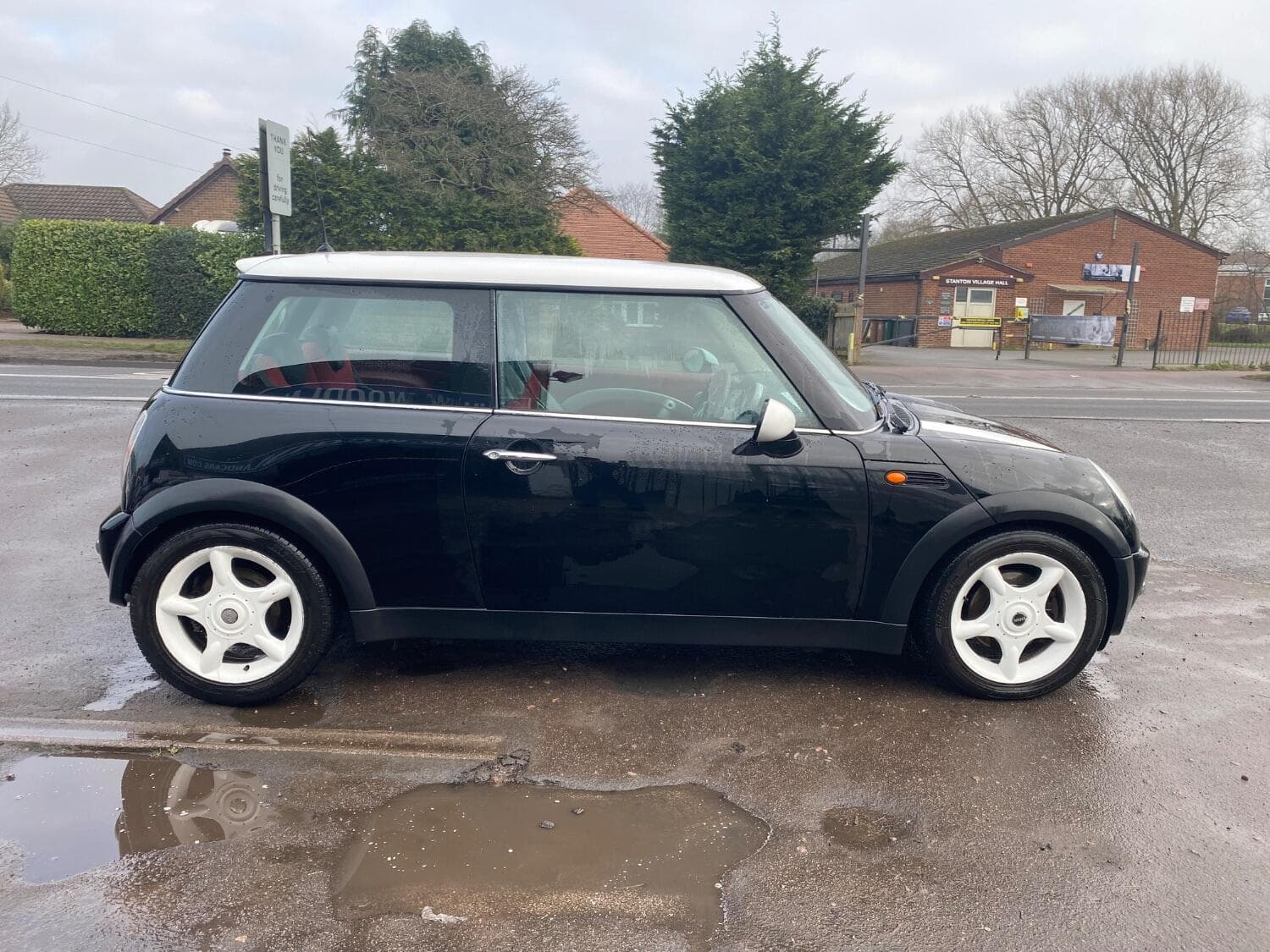 MINI Hatch Cooper - image 1 of 20