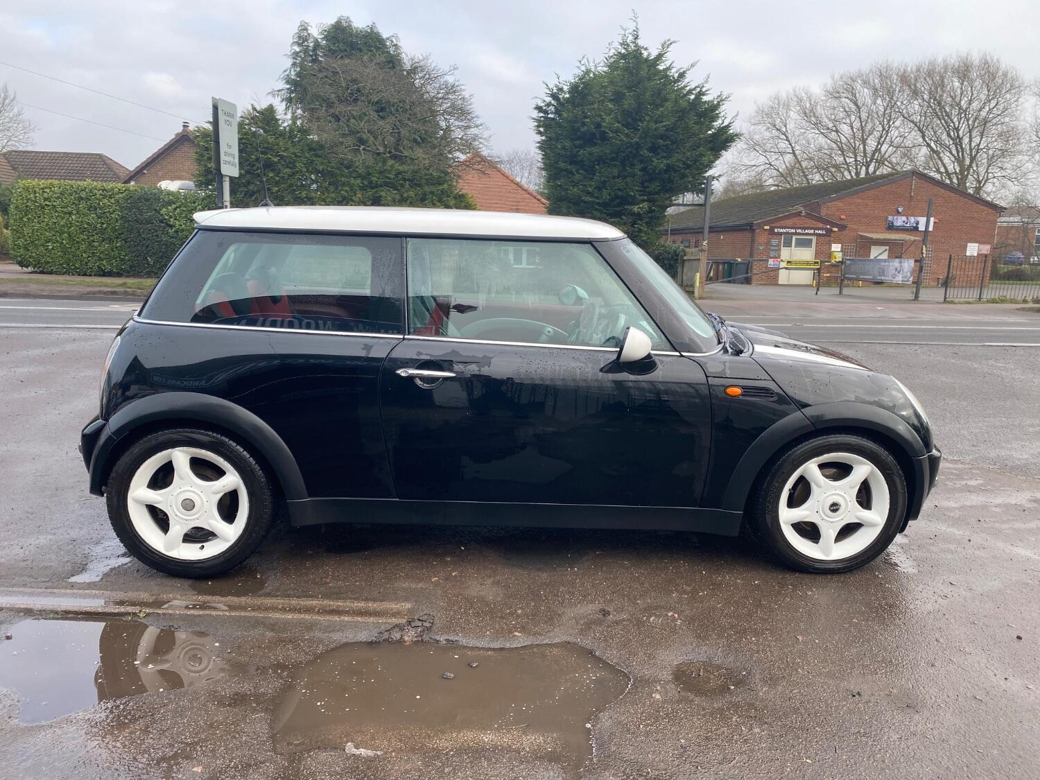 MINI Hatch Cooper - image 1 of 20