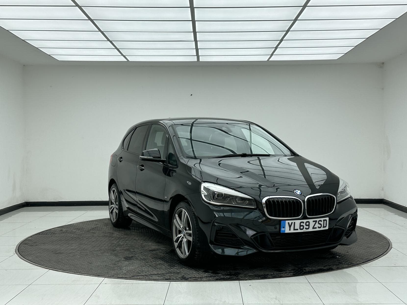 BMW 2 Series Active Tourer - image 1 of 54