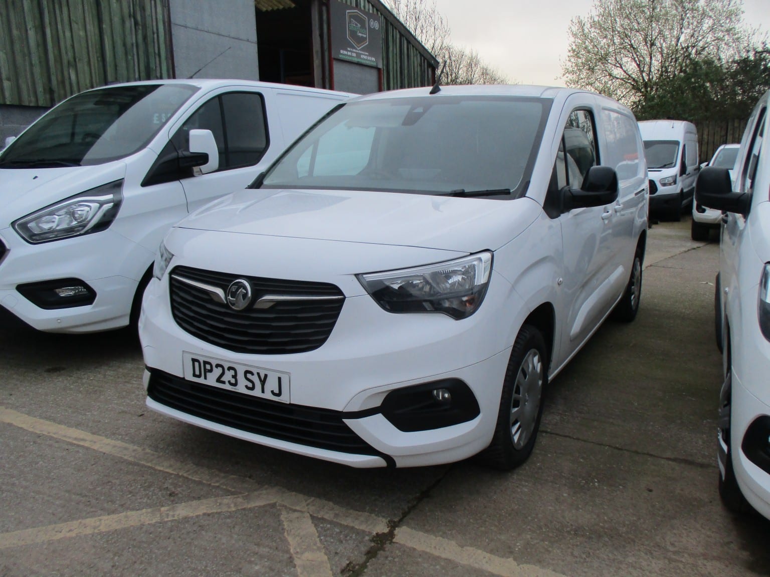 Vauxhall Combo - image 1 of 13