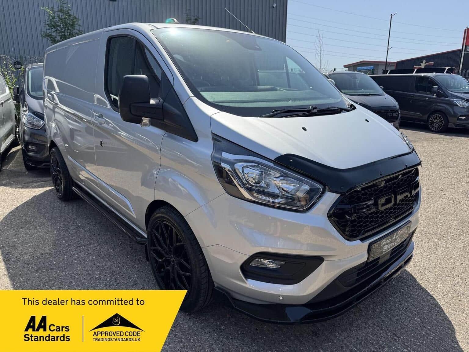 Ford Transit Custom - image 1 of 25