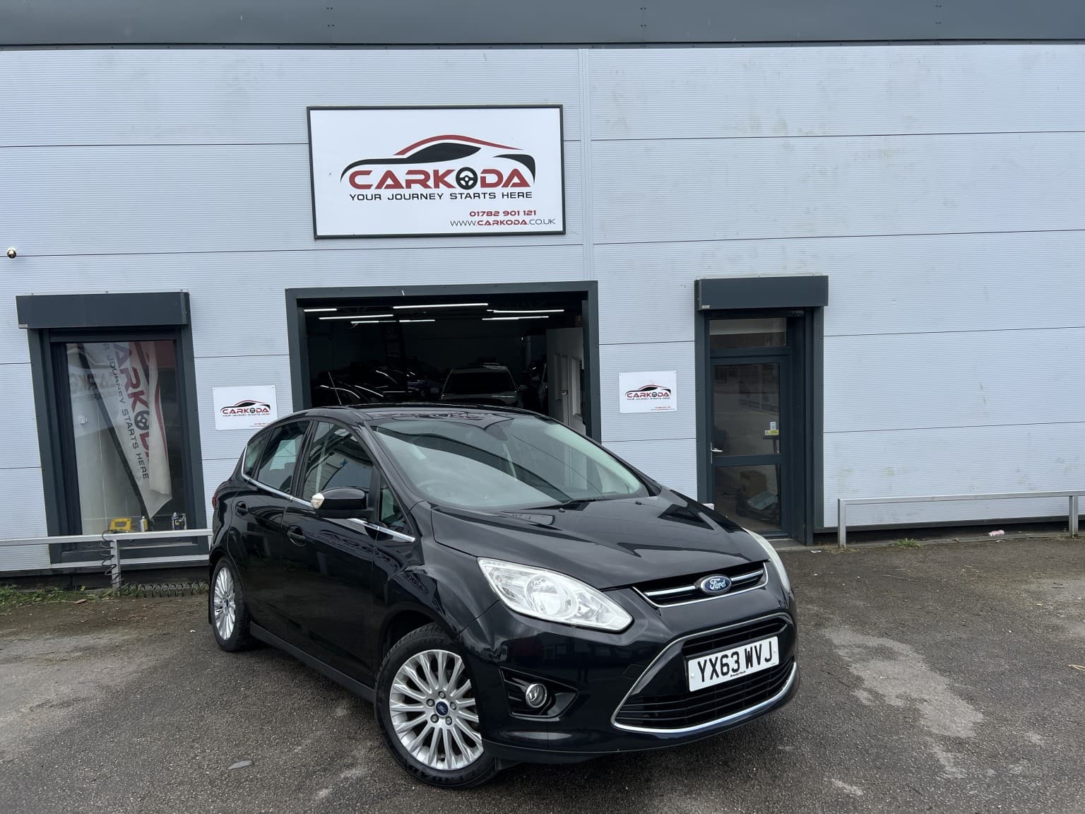Ford C-MAX - image 1 of 6