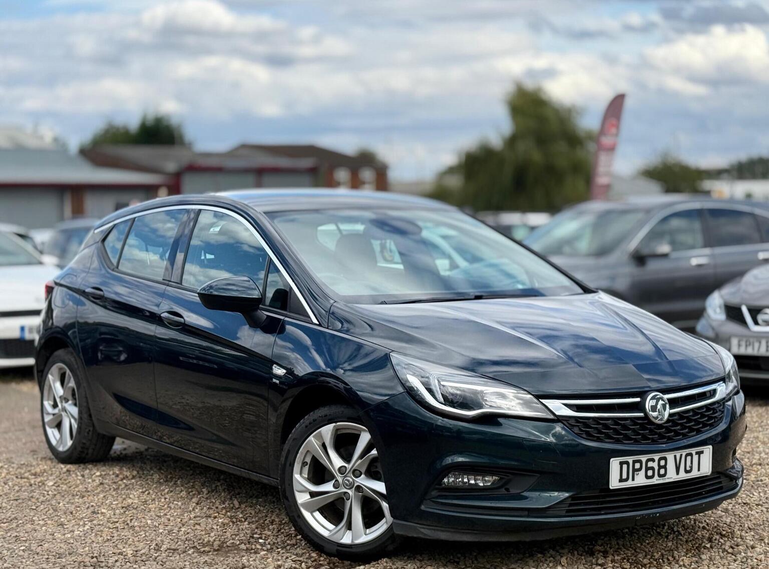 Vauxhall Astra - image 1 of 42