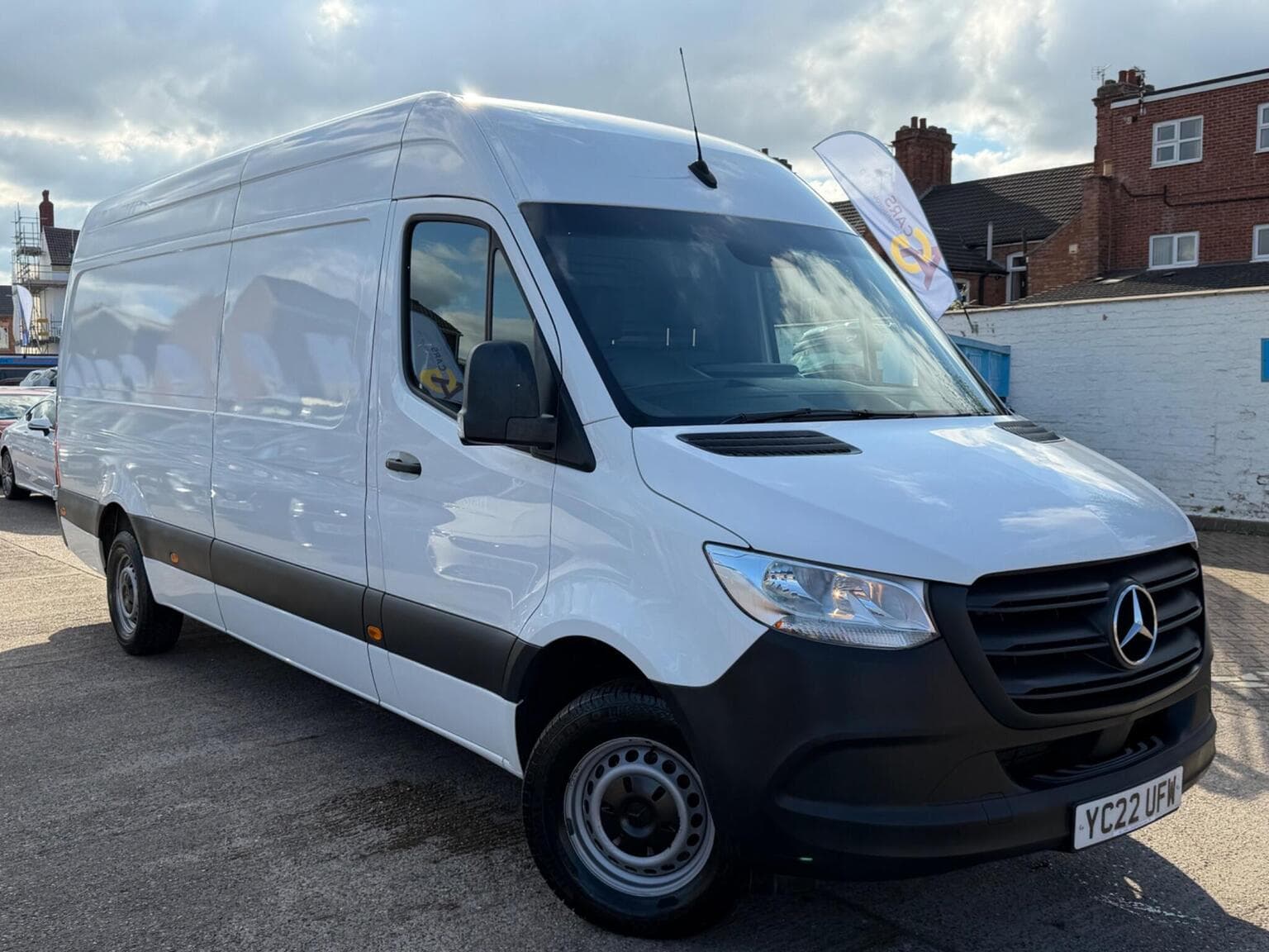 Mercedes-Benz Sprinter - image 1 of 66
