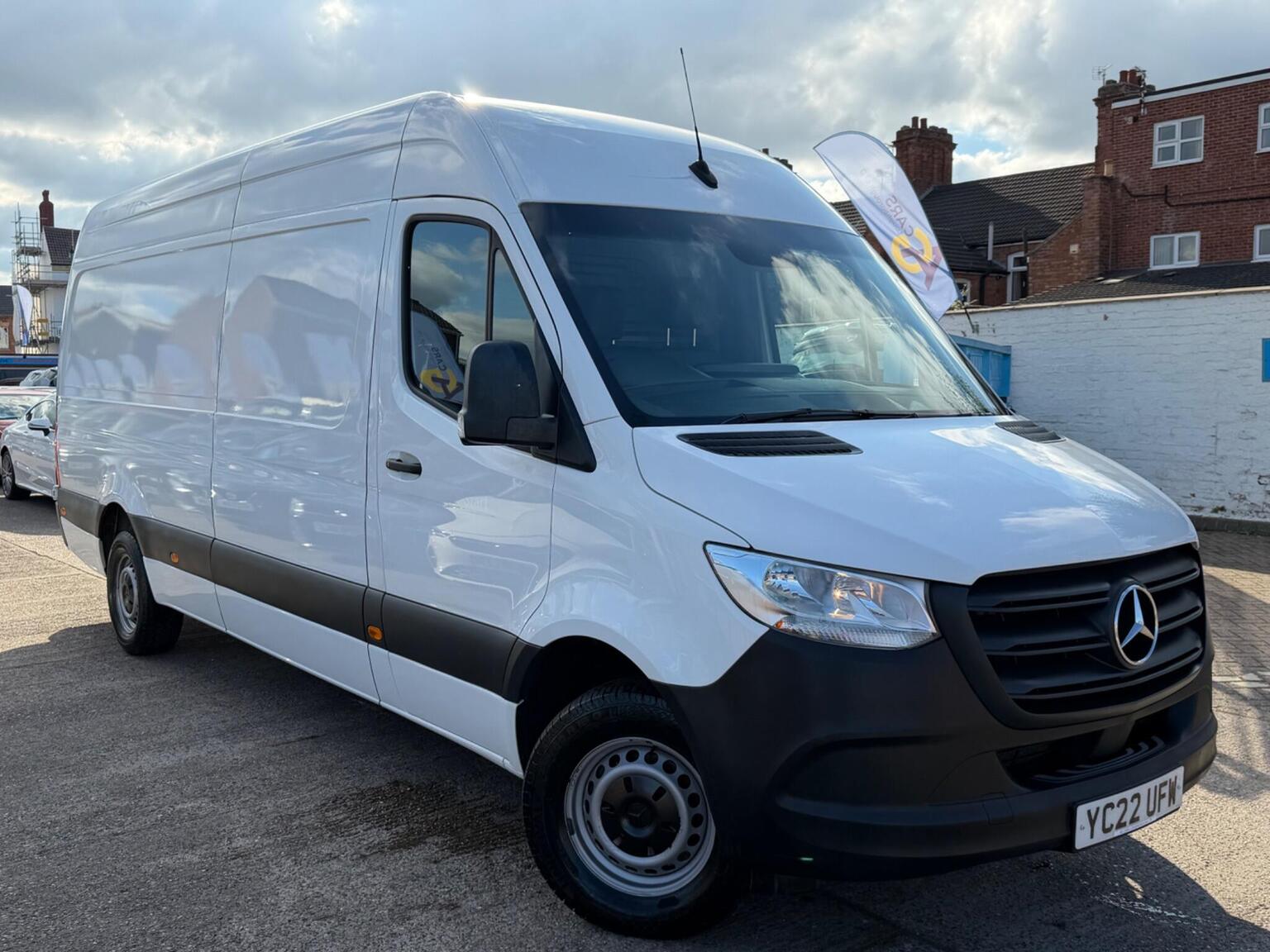 Mercedes-Benz Sprinter - image 1 of 66